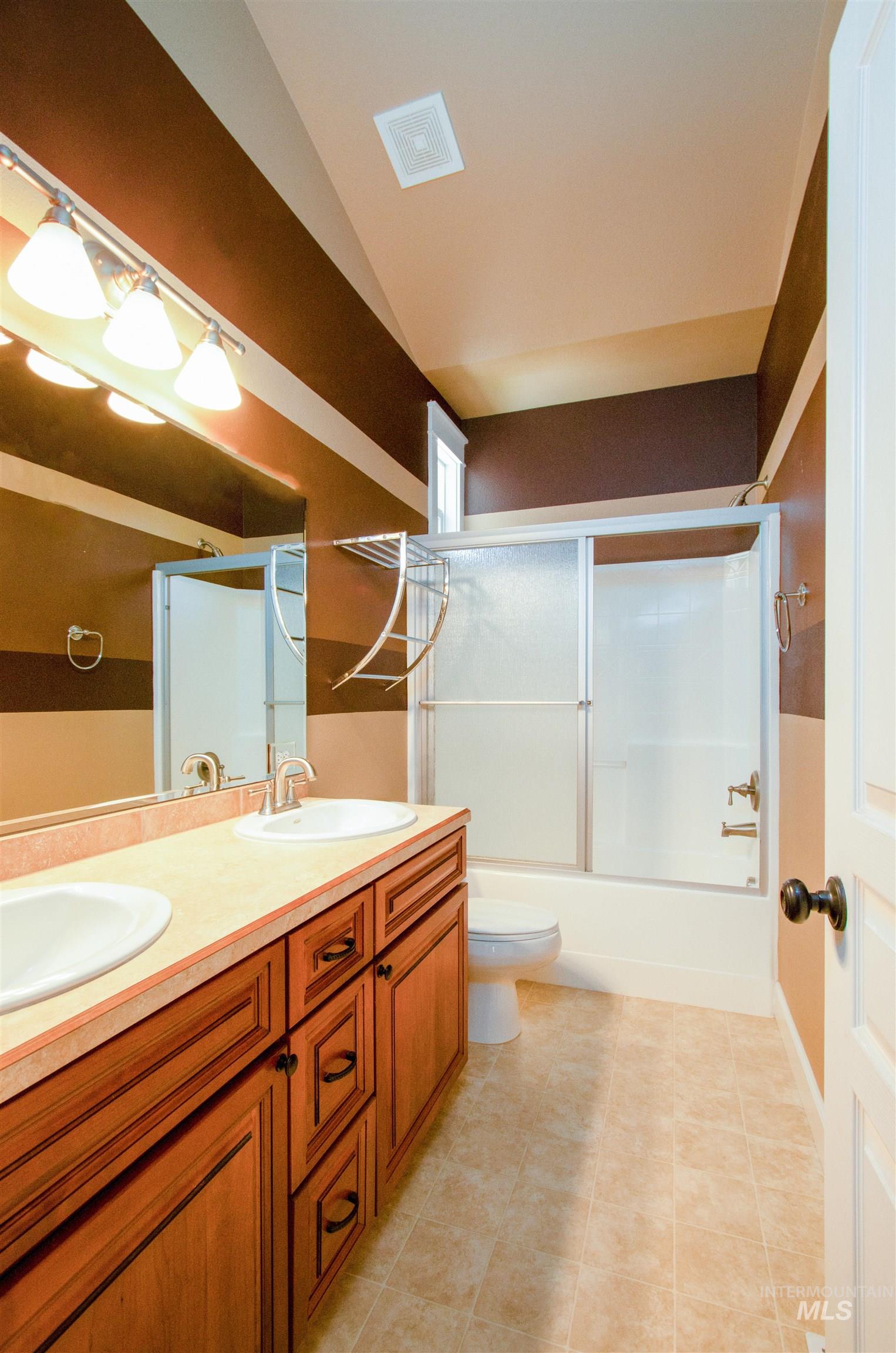 892 S Capitola Way, Boise, Idaho 83712, 3 Bedrooms, 4 Bathrooms, Residential For Sale, Price $899,999,MLS 98985948