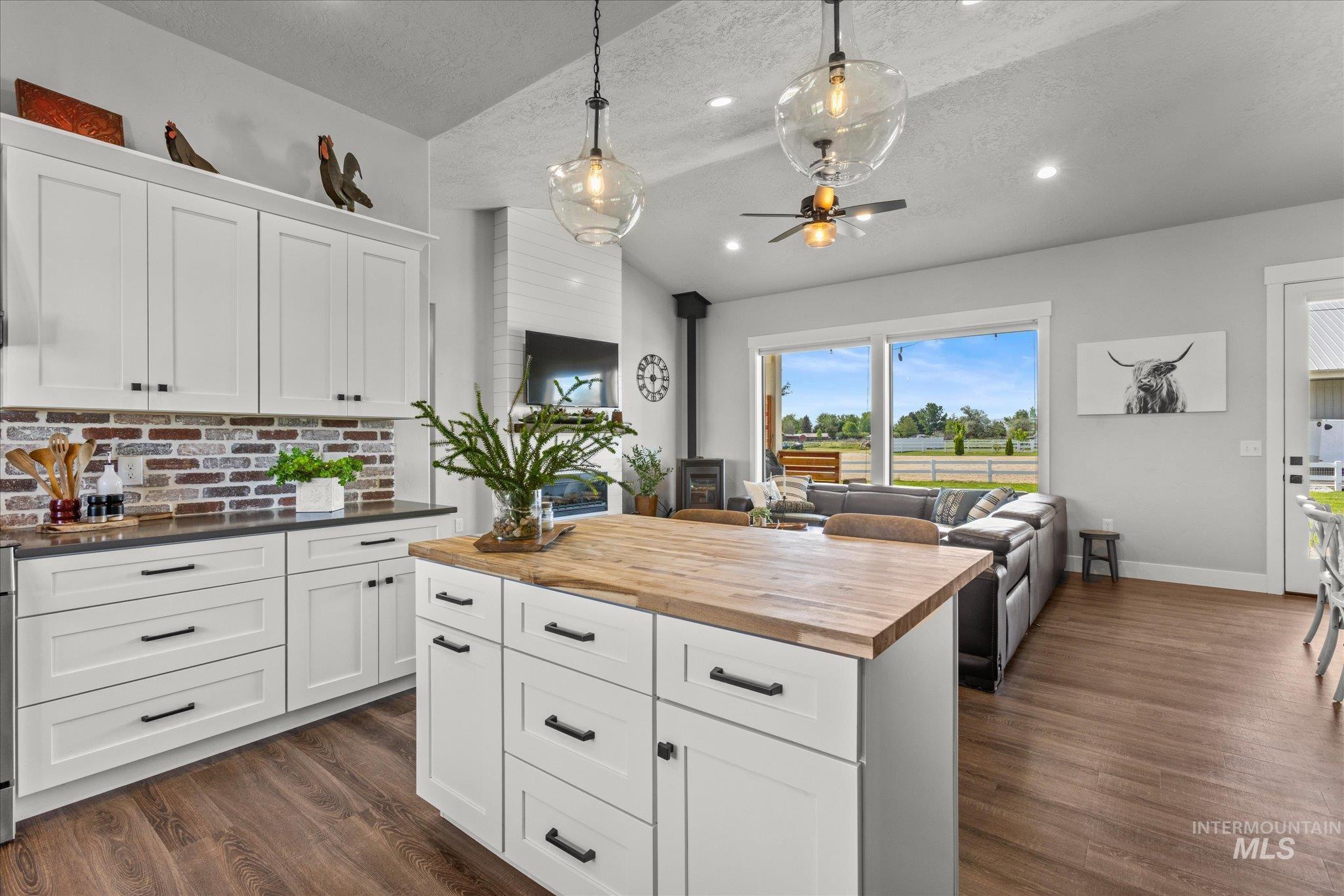 17220 Colbey Lane, Wilder, Idaho 83676, 3 Bedrooms, 2 Bathrooms, Residential For Sale, Price $895,000,MLS 98985951