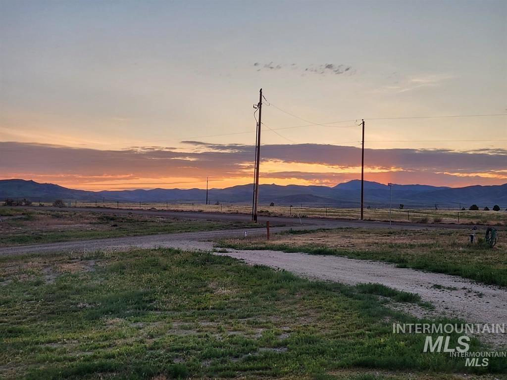 11305 W Running Deer Ct, Mountain Home, Idaho 83647, 3 Bedrooms, 2 Bathrooms, Residential For Sale, Price $489,900,MLS 98985952