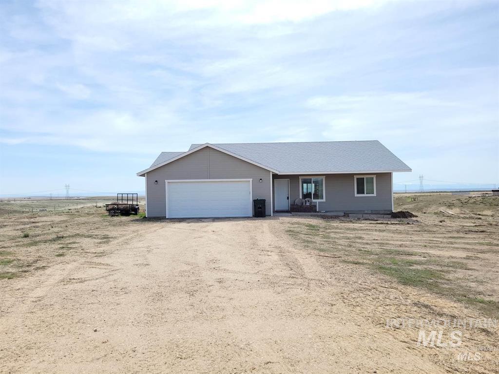 11305 W Running Deer Ct, Mountain Home, Idaho 83647, 3 Bedrooms, 2 Bathrooms, Residential For Sale, Price $489,900,MLS 98985952