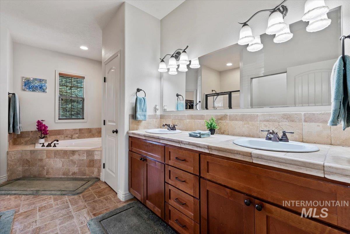 1807 N Calaveras, Kuna, Idaho 83634, 3 Bedrooms, 2.5 Bathrooms, Residential For Sale, Price $599,900, 98985956