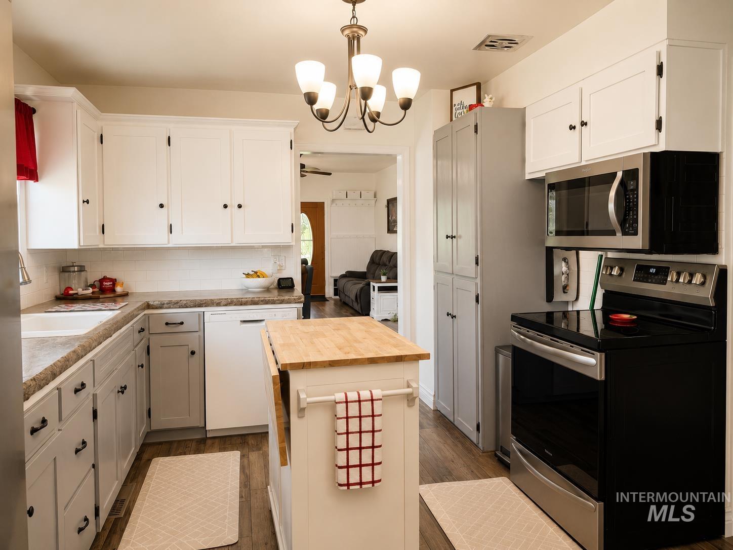1610 Burton Ave, Burley, Idaho 83318, 5 Bedrooms, 3 Bathrooms, Residential For Sale, Price $385,000,MLS 98985957