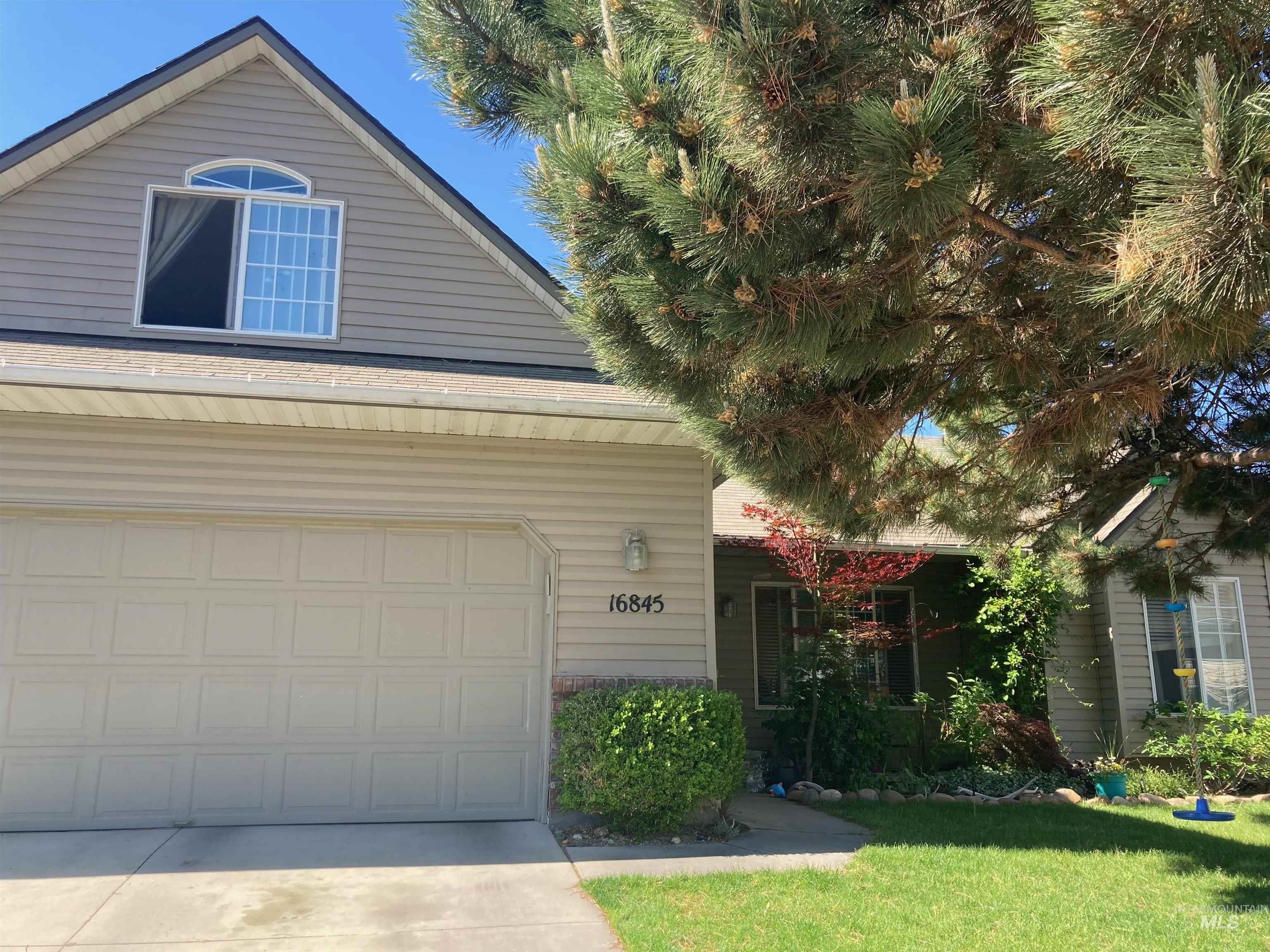 16845 Live Oak Place, Caldwell, Idaho 83607, 3 Bedrooms, 2 Bathrooms, Residential For Sale, Price $375,000,MLS 98985958