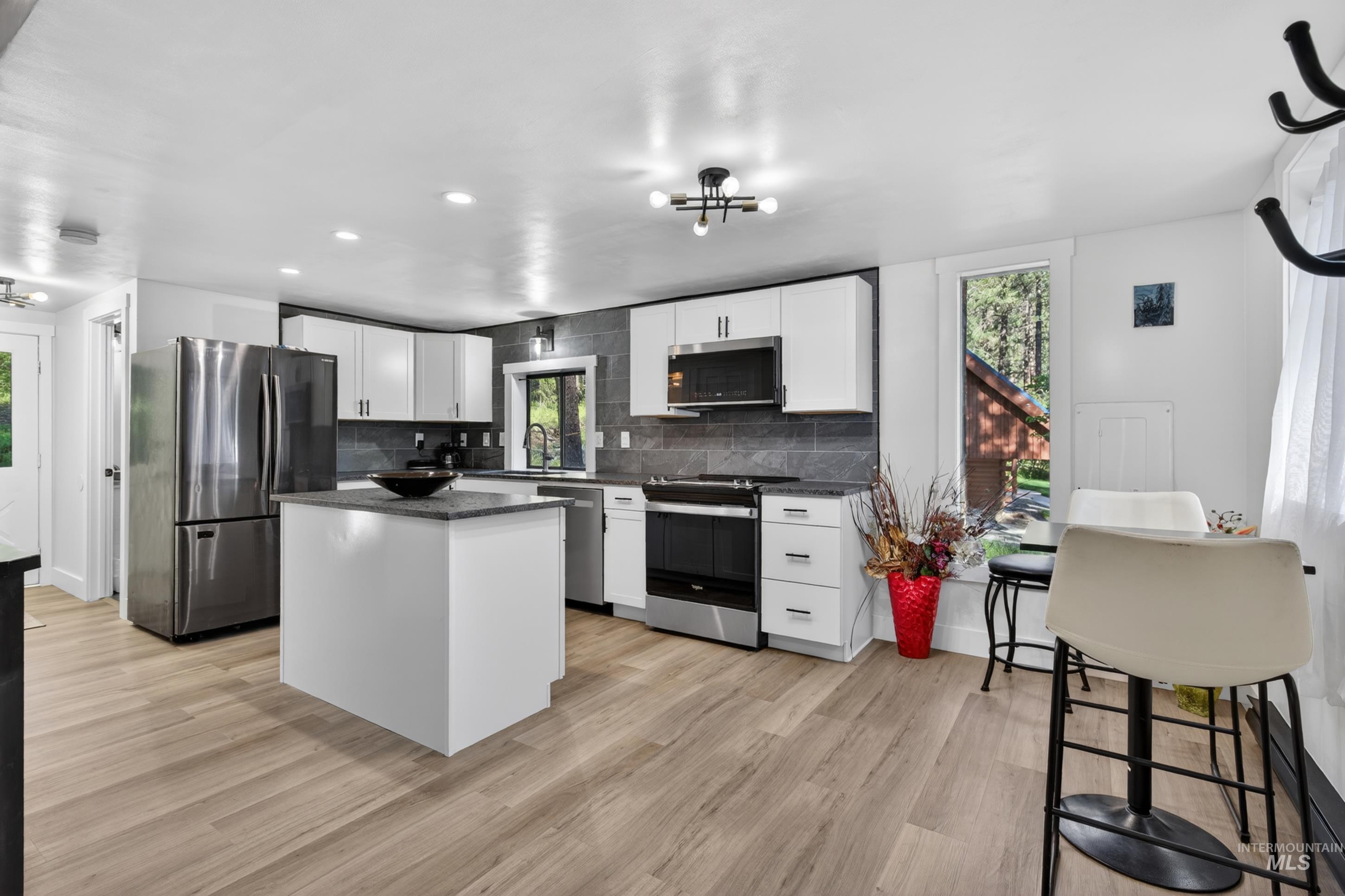 5 Pump House Rd, Garden Valley, Idaho 83622-5059, 2 Bedrooms, 1 Bathroom, Residential For Sale, Price $455,000,MLS 98985959