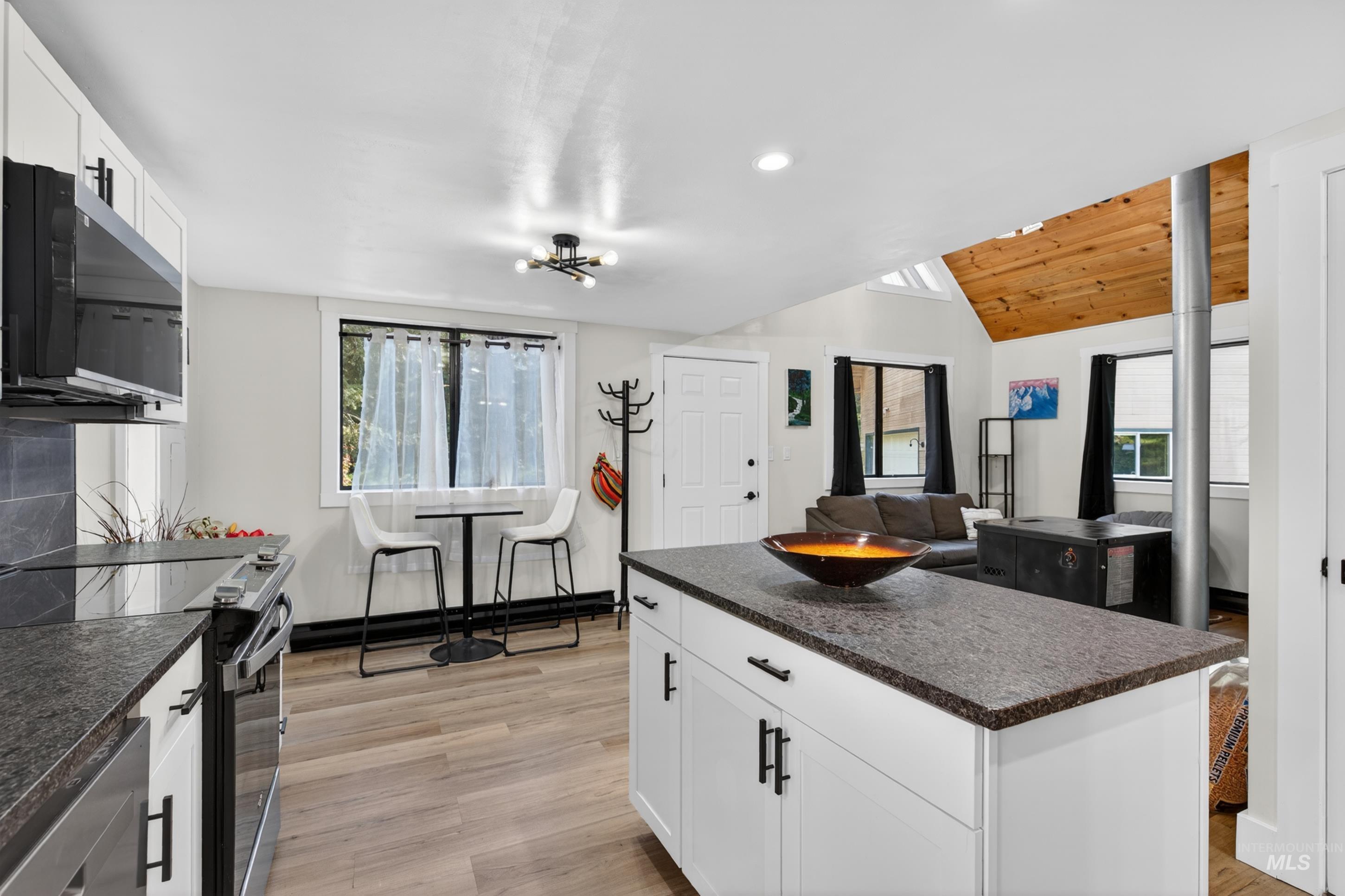 5 Pump House Rd, Garden Valley, Idaho 83622-5059, 2 Bedrooms, 1 Bathroom, Residential Income For Sale, Price $455,000, 98985960