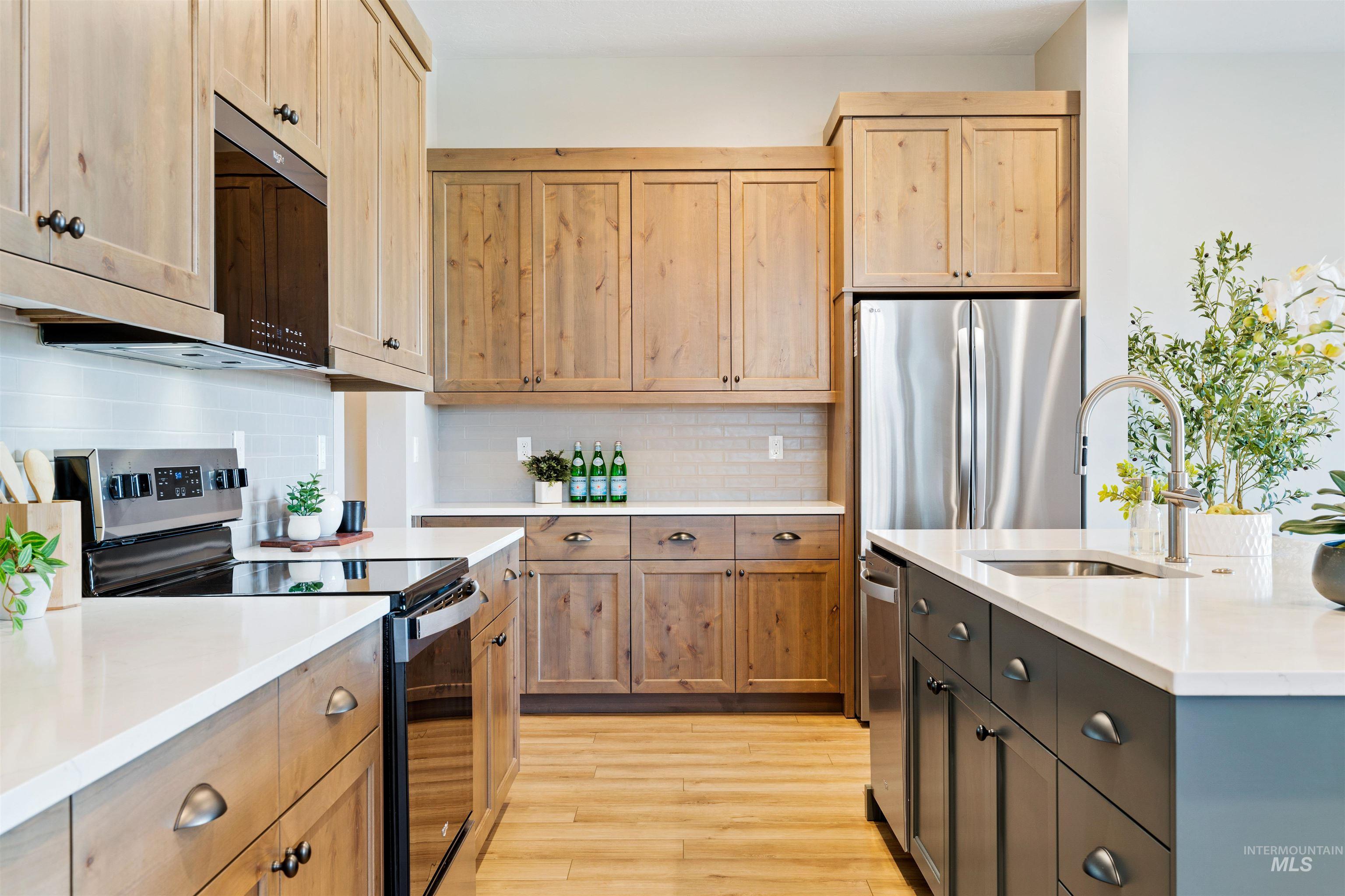 2218 N Leatherwood Ave, Star, Idaho 83669, 2 Bedrooms, 2 Bathrooms, Residential For Sale, Price $479,000,MLS 98985961