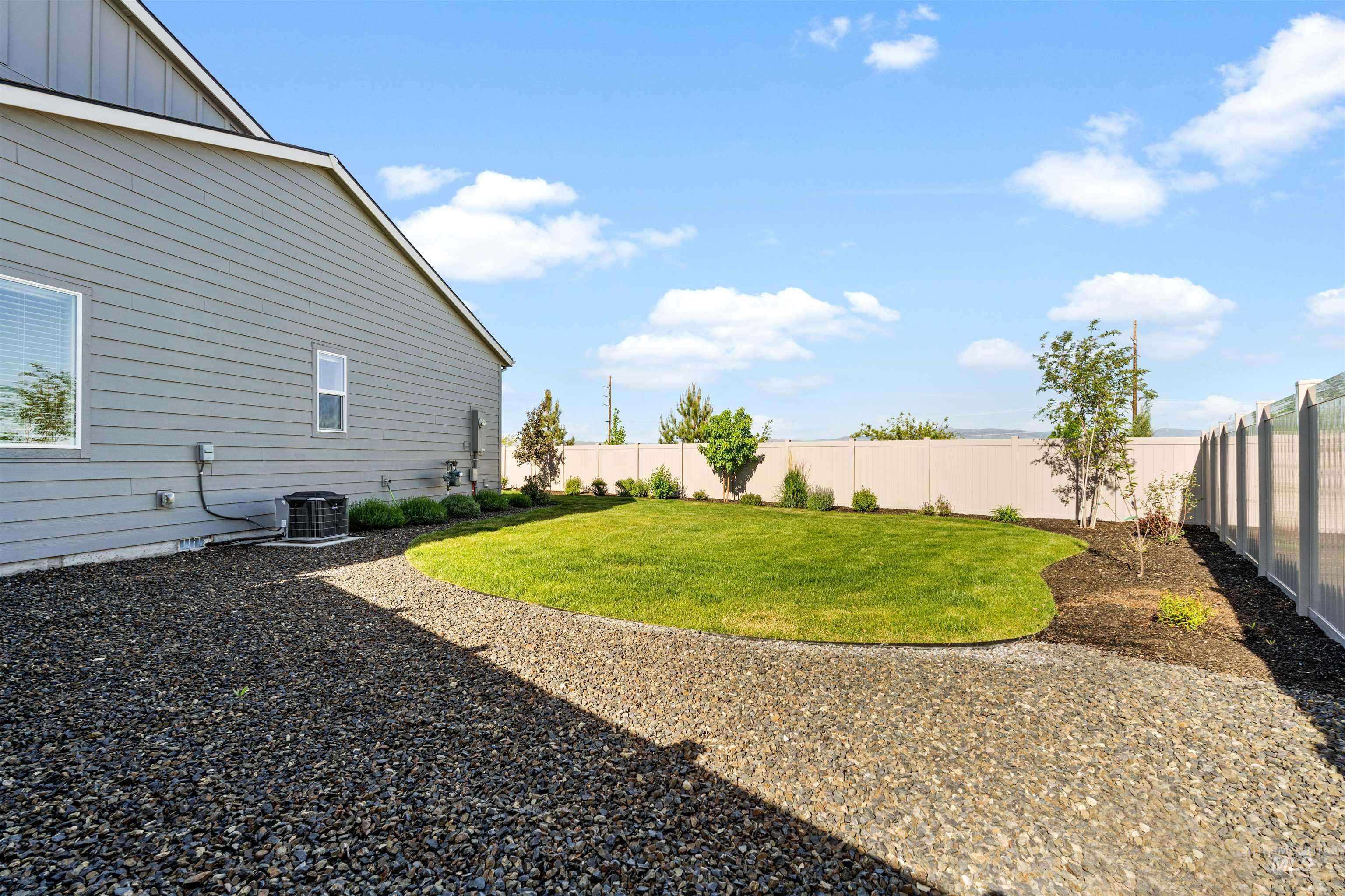 2218 N Leatherwood Ave, Star, Idaho 83669, 2 Bedrooms, 2 Bathrooms, Residential For Sale, Price $479,000,MLS 98985961