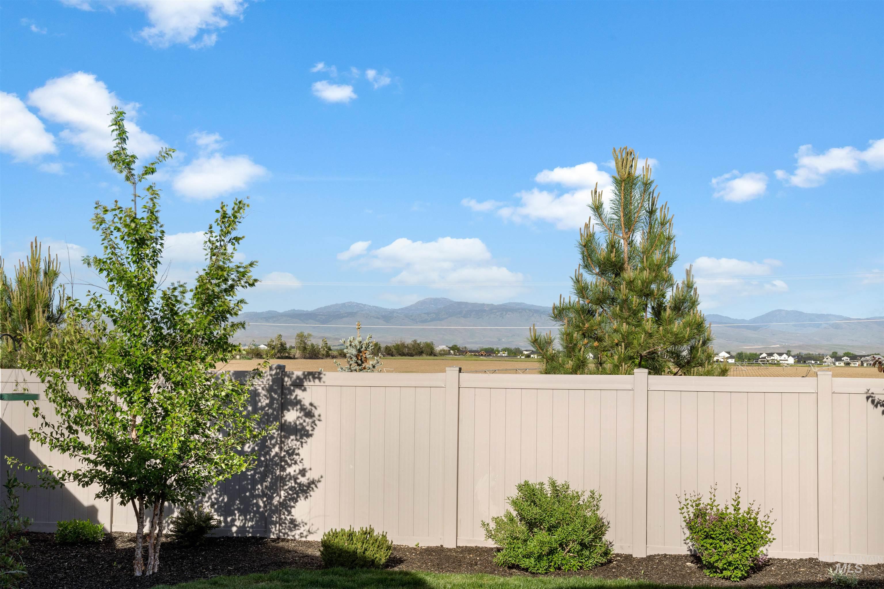 2218 N Leatherwood Ave, Star, Idaho 83669, 2 Bedrooms, 2 Bathrooms, Residential For Sale, Price $479,000,MLS 98985961
