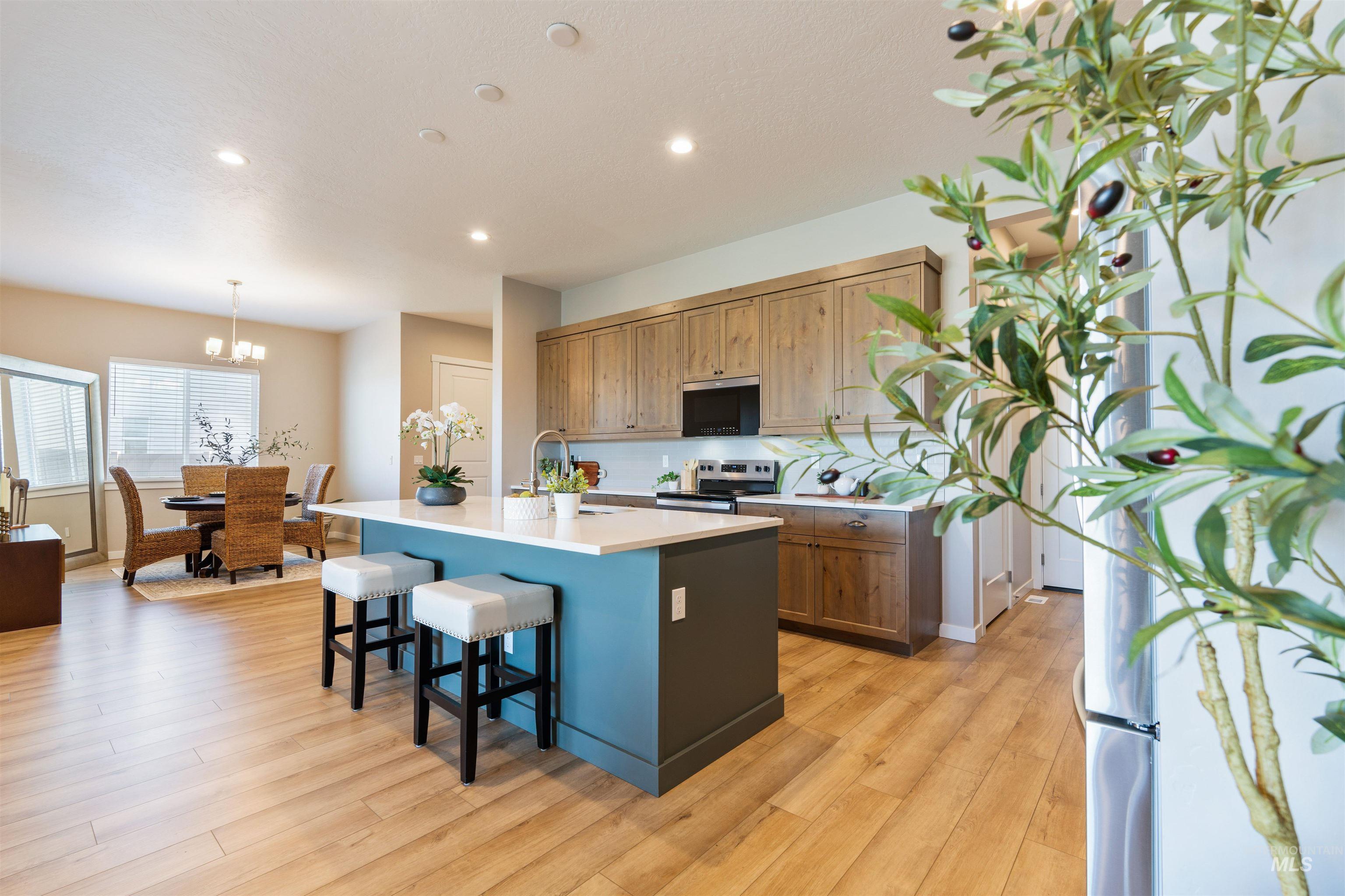 2218 N Leatherwood Ave, Star, Idaho 83669, 2 Bedrooms, 2 Bathrooms, Residential For Sale, Price $479,000,MLS 98985961