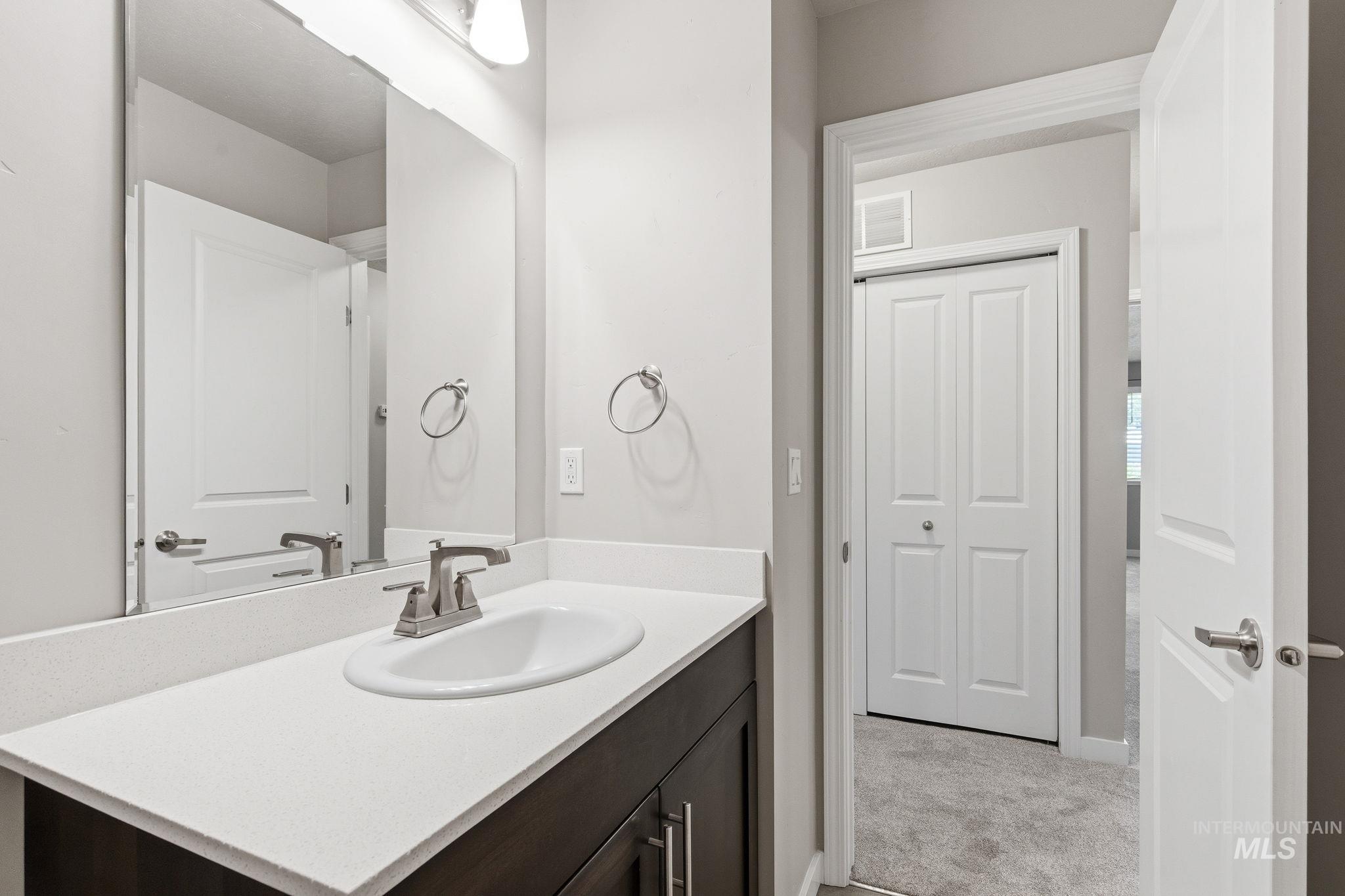 2839 E Apricot Dr, Meridian, Idaho 83646, 3 Bedrooms, 2 Bathrooms, Residential For Sale, Price $410,000,MLS 98985962