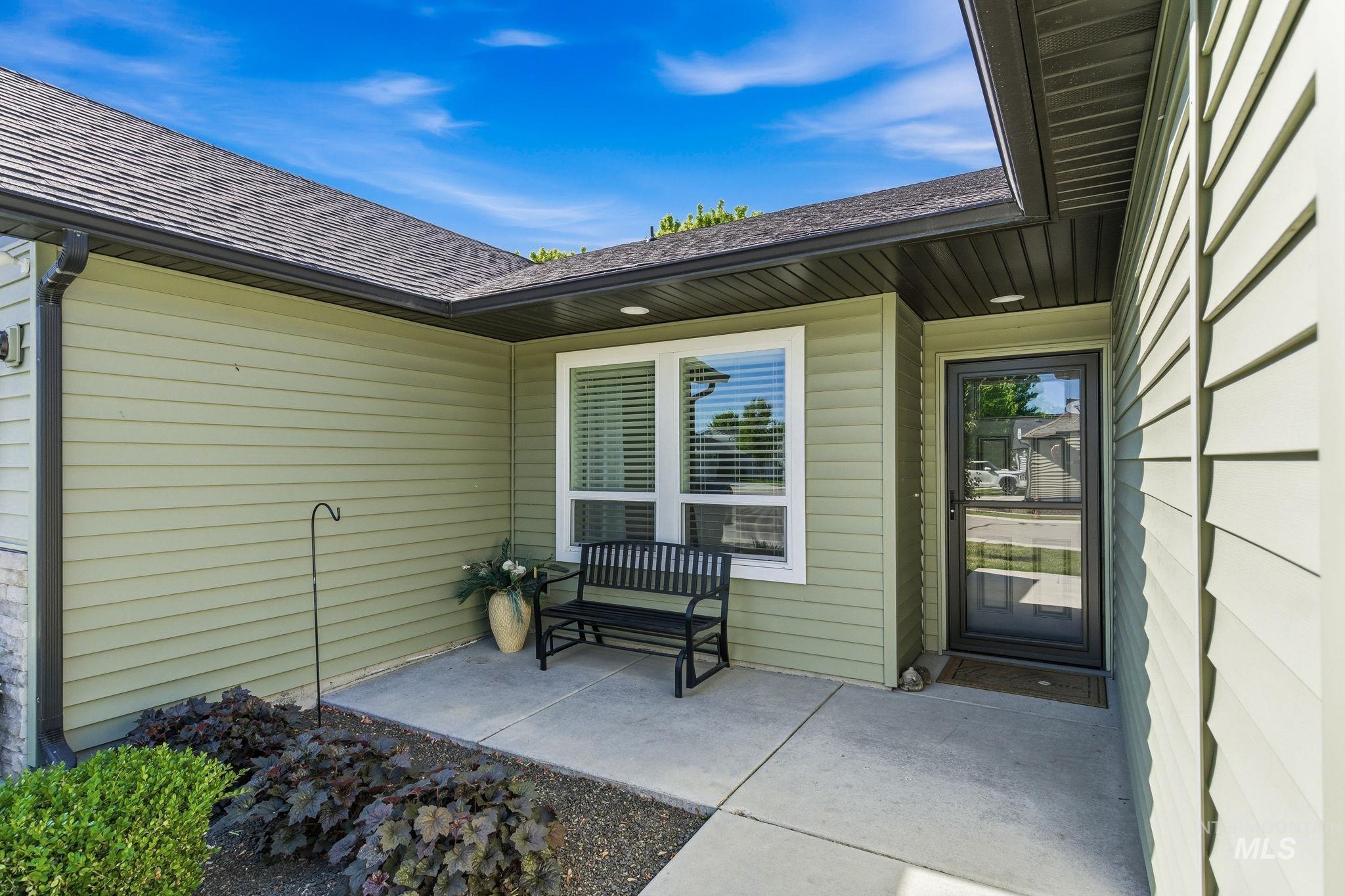 2839 E Apricot Dr, Meridian, Idaho 83646, 3 Bedrooms, 2 Bathrooms, Residential For Sale, Price $410,000,MLS 98985962
