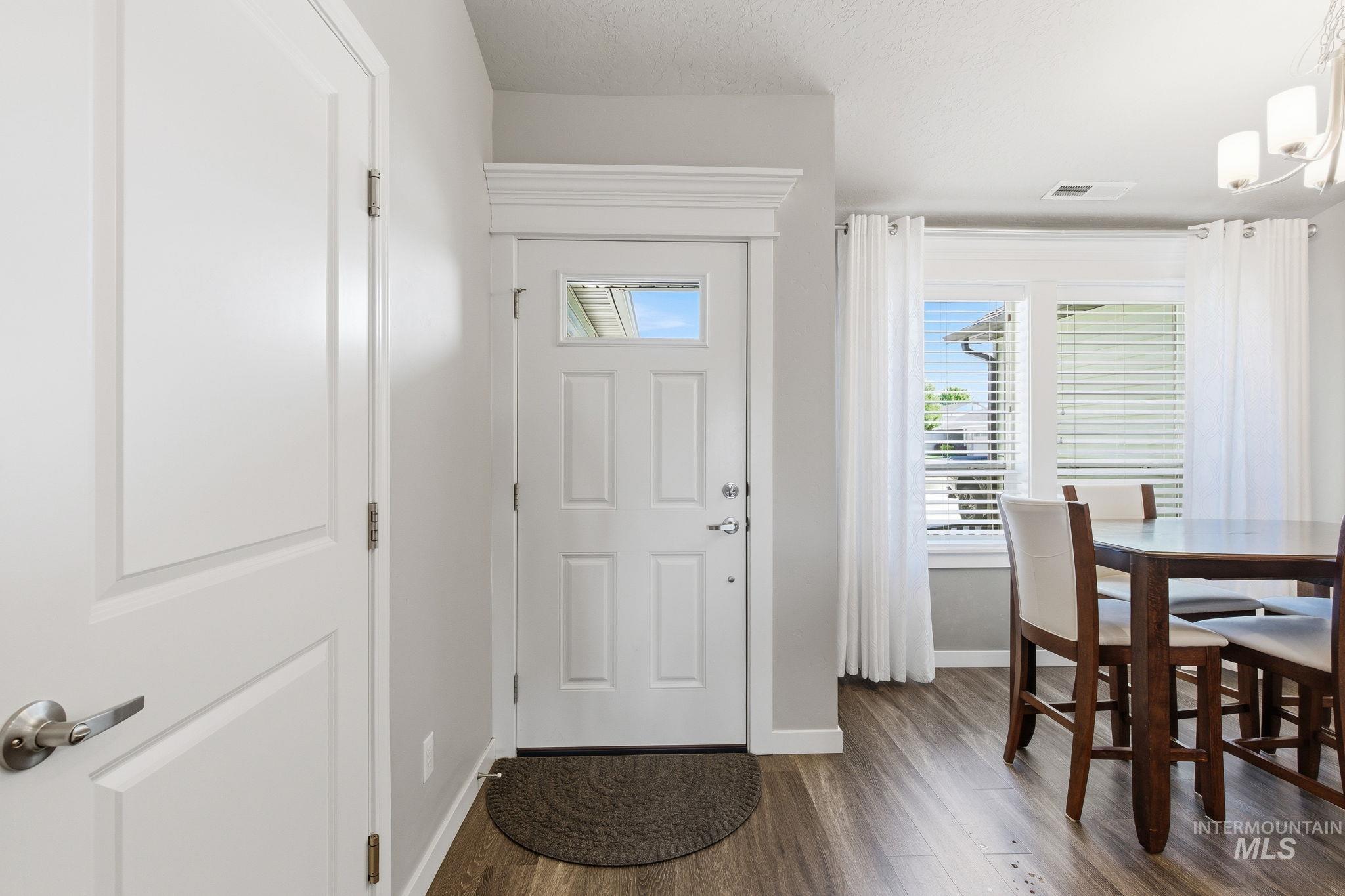 2839 E Apricot Dr, Meridian, Idaho 83646, 3 Bedrooms, 2 Bathrooms, Residential For Sale, Price $410,000,MLS 98985962