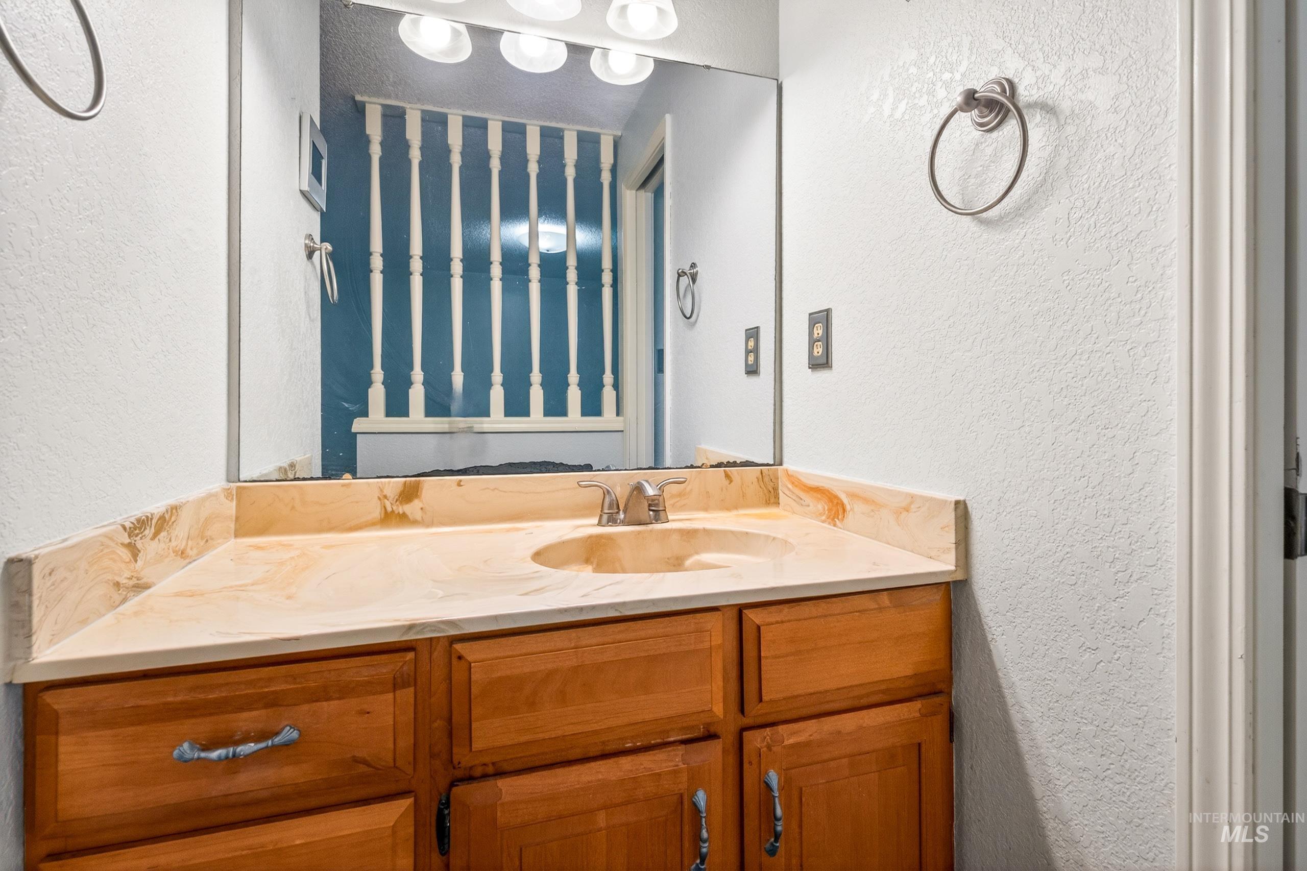 419 Chaparro St, Caldwell, Idaho 83605, 3 Bedrooms, 2 Bathrooms, Residential For Sale, Price $300,000,MLS 98985965