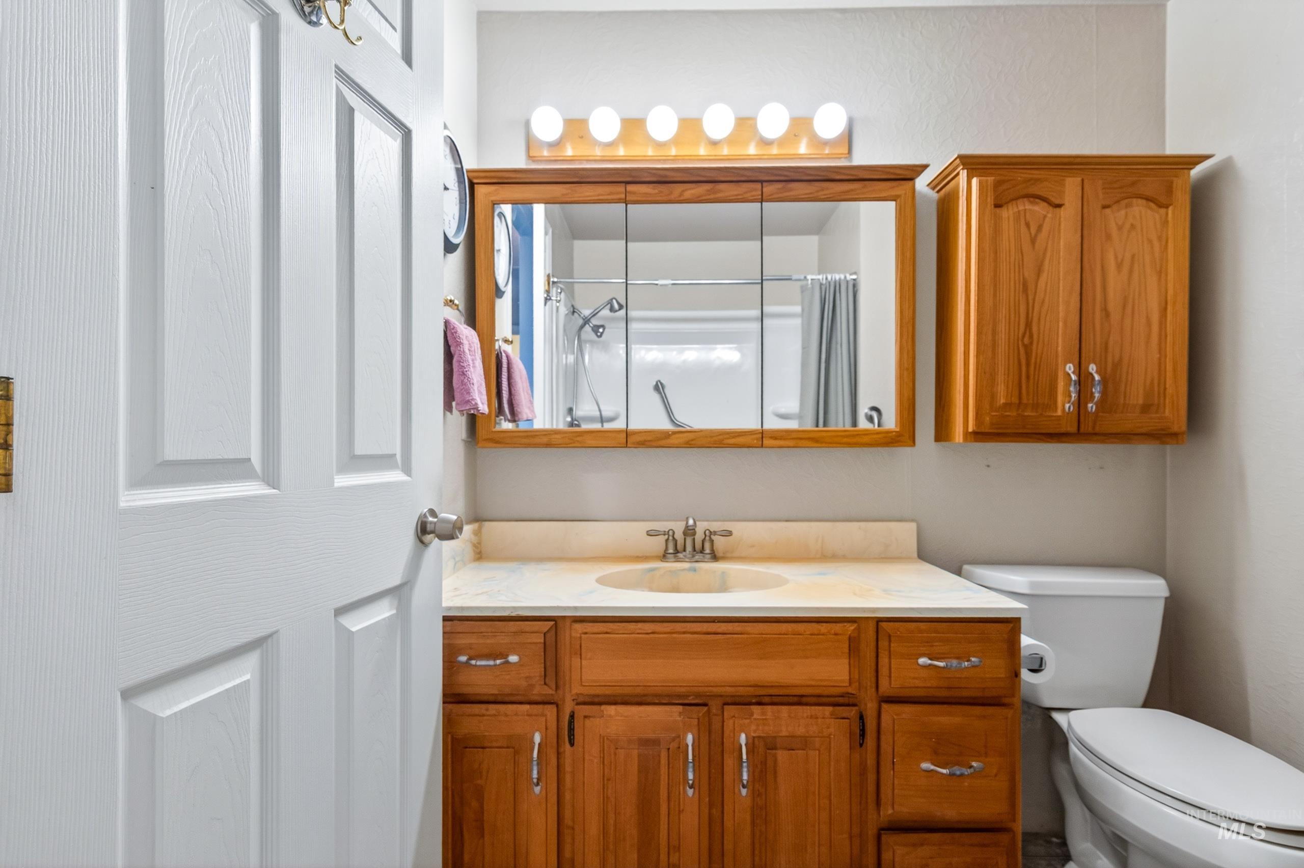 419 Chaparro St, Caldwell, Idaho 83605, 3 Bedrooms, 2 Bathrooms, Residential For Sale, Price $300,000,MLS 98985965