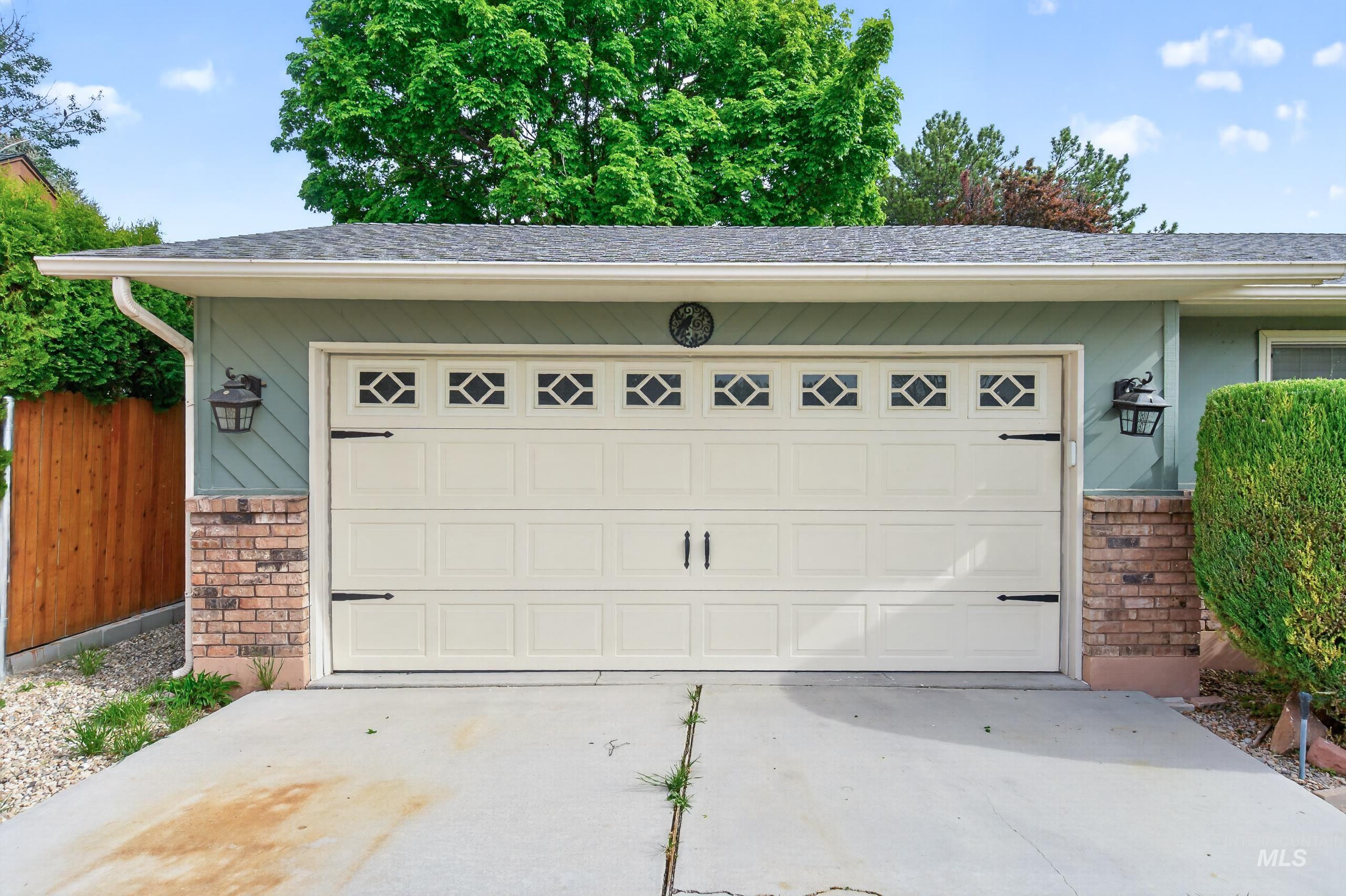 419 Chaparro St, Caldwell, Idaho 83605, 3 Bedrooms, 2 Bathrooms, Residential For Sale, Price $300,000,MLS 98985965