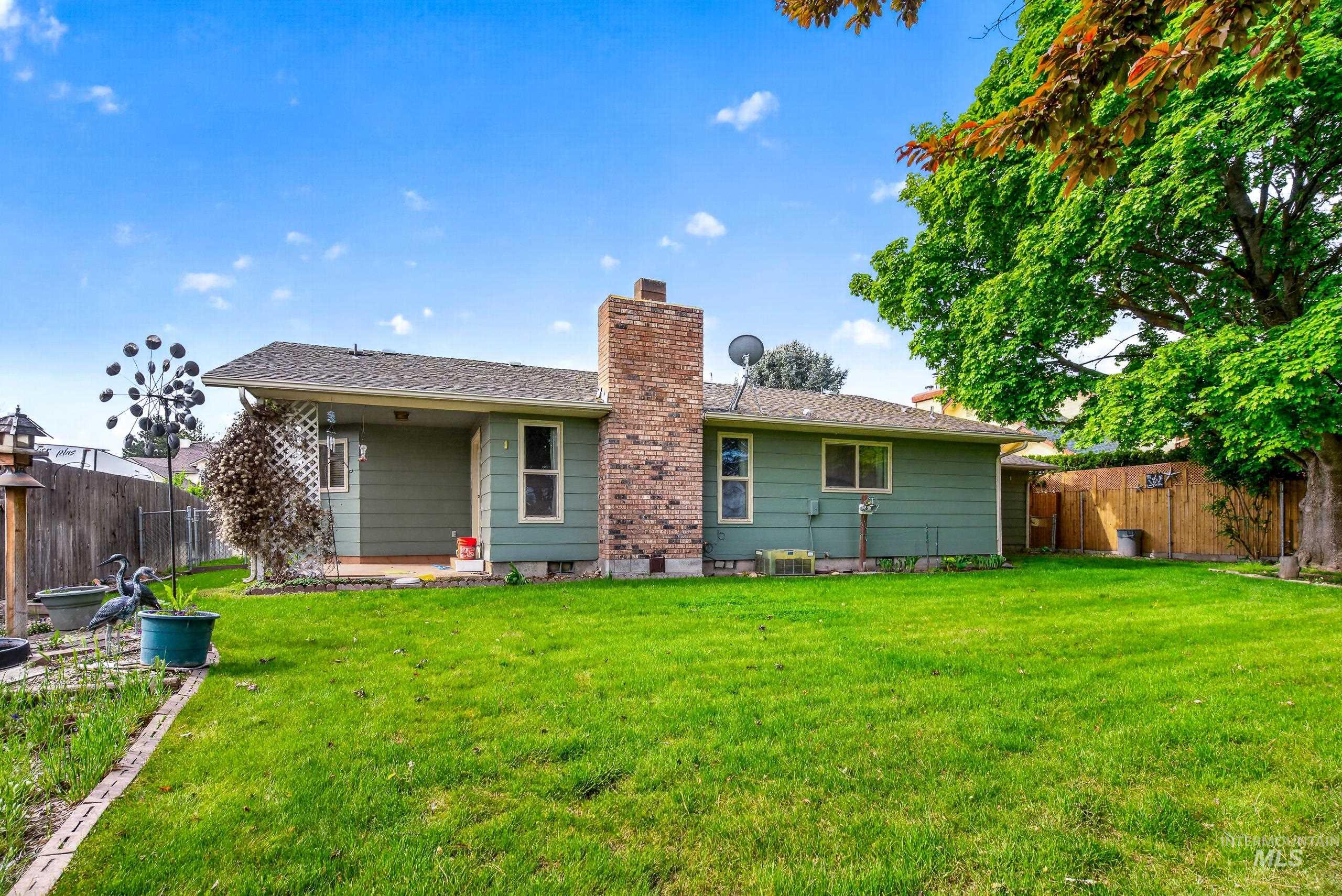 419 Chaparro St, Caldwell, Idaho 83605, 3 Bedrooms, 2 Bathrooms, Residential For Sale, Price $300,000,MLS 98985965