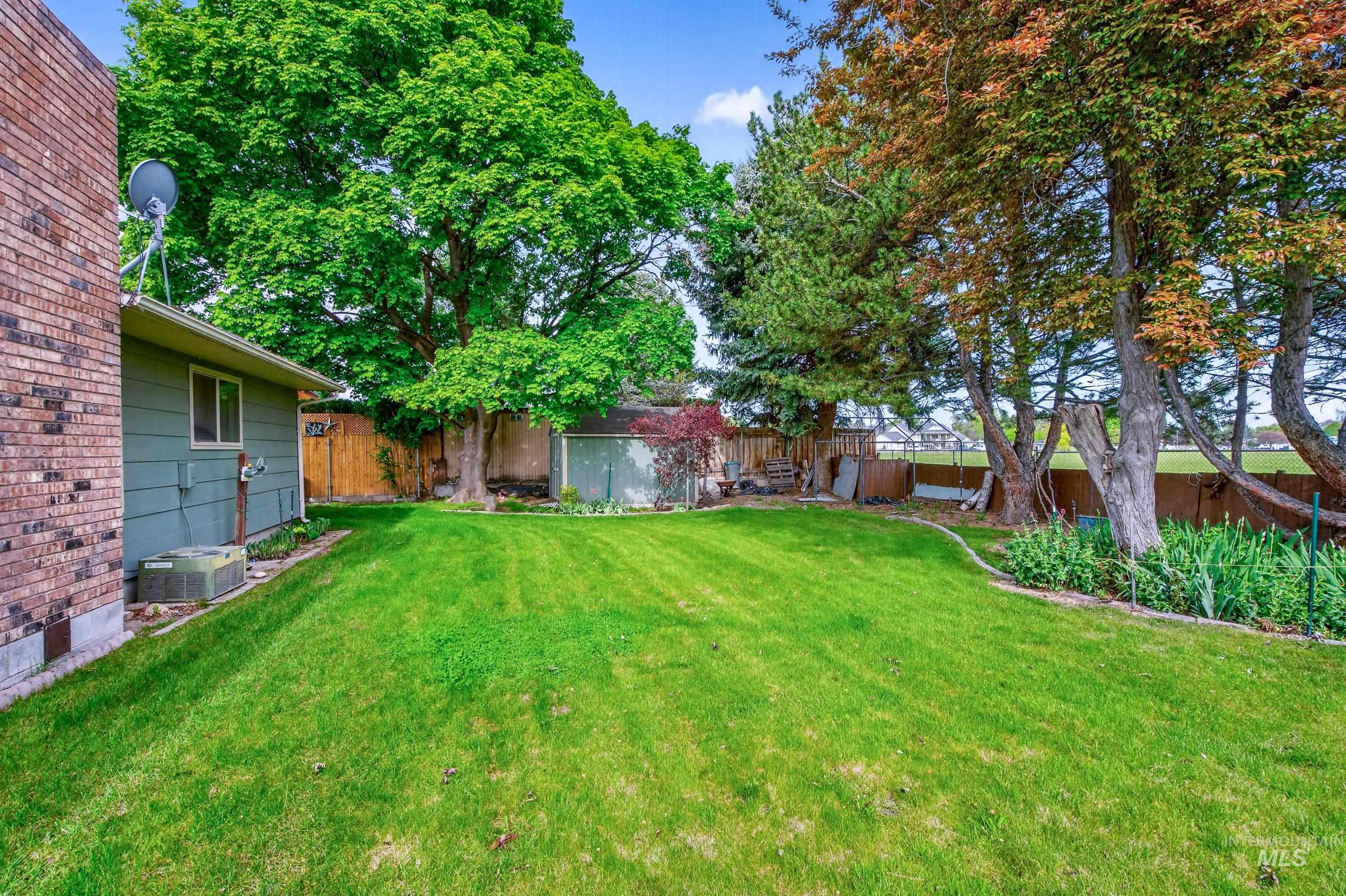 419 Chaparro St, Caldwell, Idaho 83605, 3 Bedrooms, 2 Bathrooms, Residential For Sale, Price $300,000,MLS 98985965