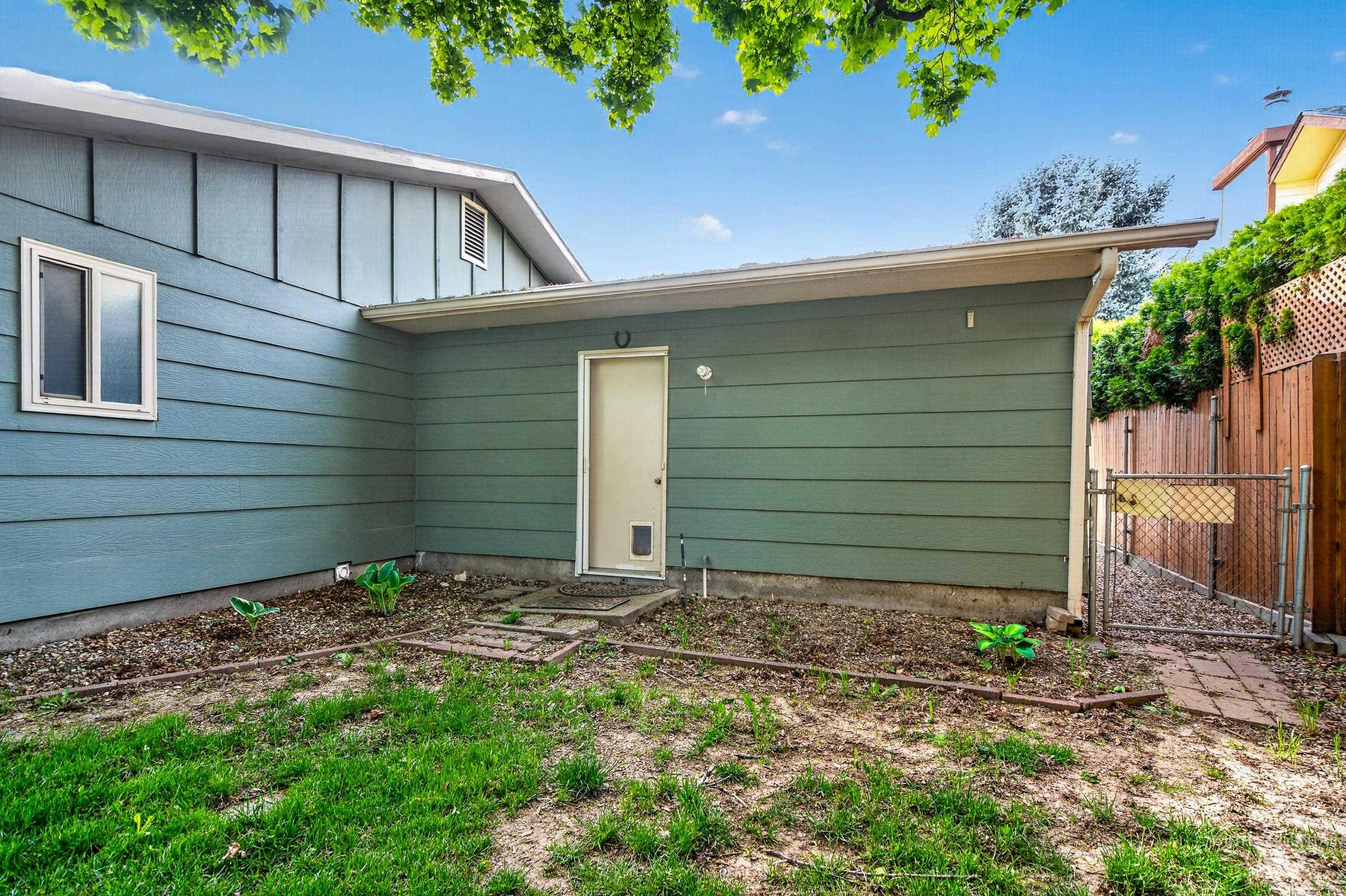 419 Chaparro St, Caldwell, Idaho 83605, 3 Bedrooms, 2 Bathrooms, Residential For Sale, Price $300,000,MLS 98985965