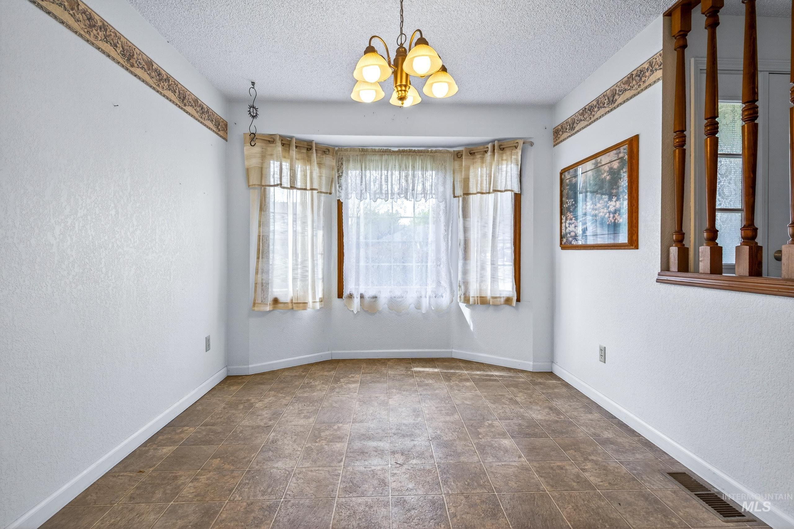 419 Chaparro St, Caldwell, Idaho 83605, 3 Bedrooms, 2 Bathrooms, Residential For Sale, Price $300,000,MLS 98985965
