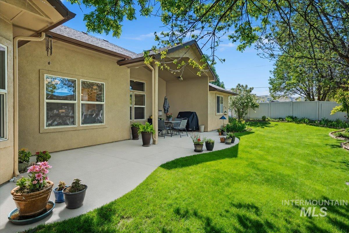 1121 Regency Way, Emmett, Idaho 83617, 3 Bedrooms, 2 Bathrooms, Residential For Sale, Price $519,000,MLS 98985966