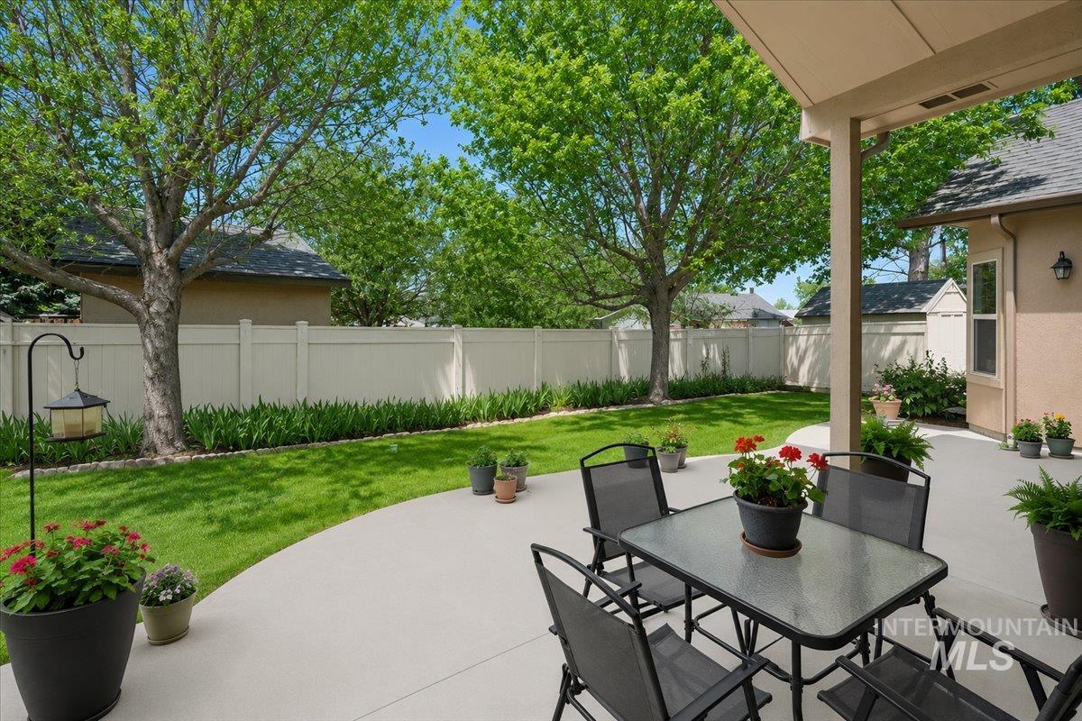 1121 Regency Way, Emmett, Idaho 83617, 3 Bedrooms, 2 Bathrooms, Residential For Sale, Price $519,000,MLS 98985966