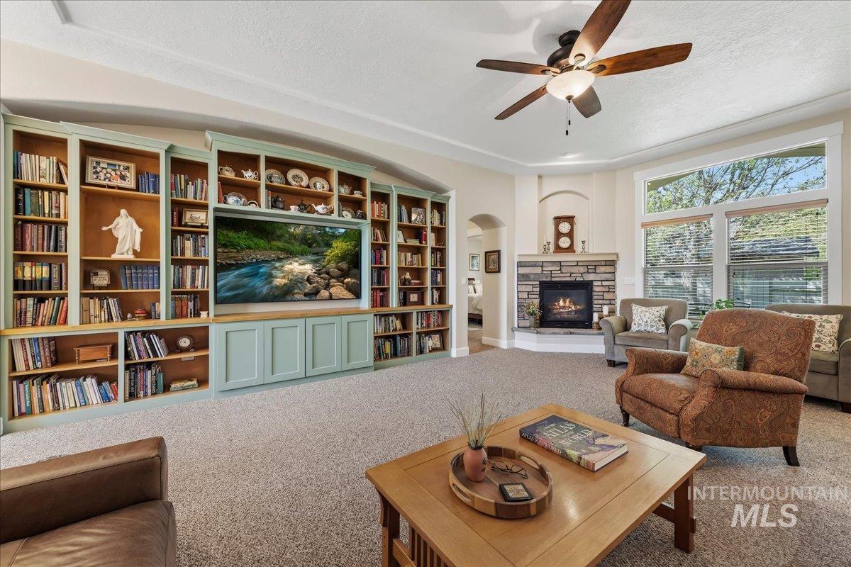 1121 Regency Way, Emmett, Idaho 83617, 3 Bedrooms, 2 Bathrooms, Residential For Sale, Price $519,000,MLS 98985966