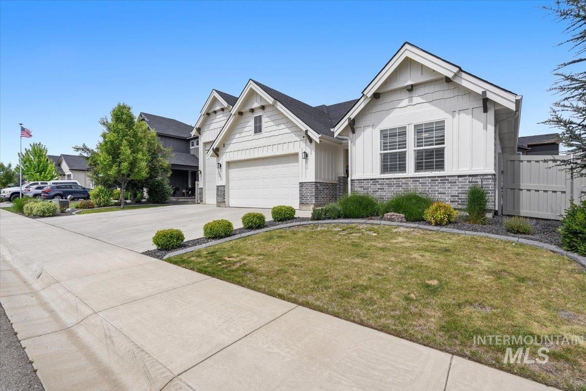 1562 Glencoe St, Middleton, Idaho 83644, 3 Bedrooms, 2 Bathrooms, Residential For Sale, Price $585,000,MLS 98985967