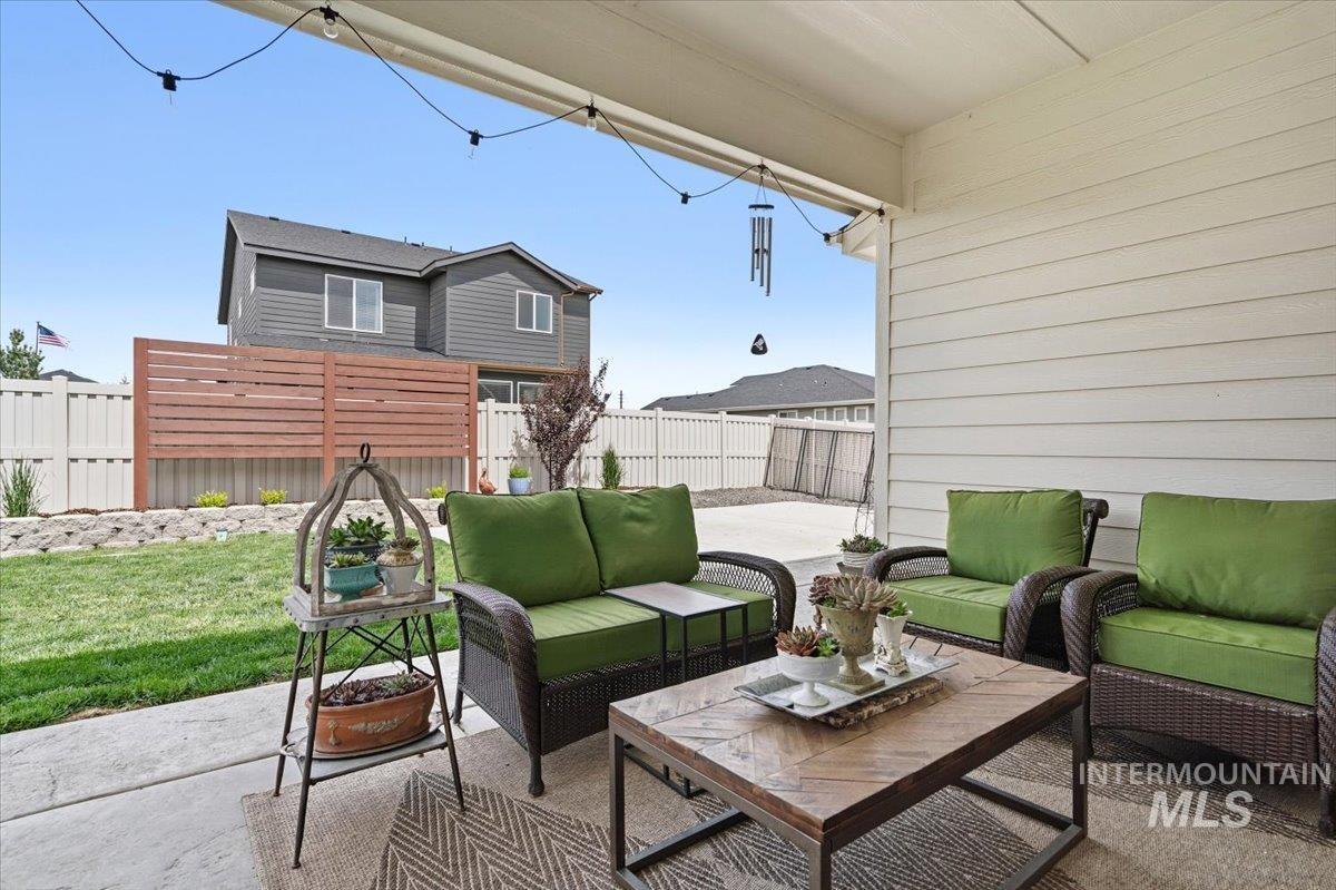 1562 Glencoe St, Middleton, Idaho 83644, 3 Bedrooms, 2 Bathrooms, Residential For Sale, Price $585,000,MLS 98985967