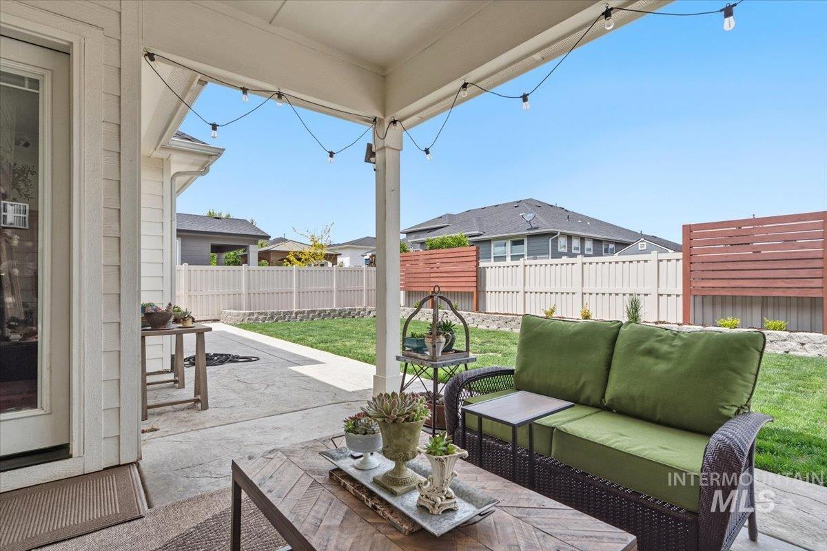 1562 Glencoe St, Middleton, Idaho 83644, 3 Bedrooms, 2 Bathrooms, Residential For Sale, Price $585,000,MLS 98985967