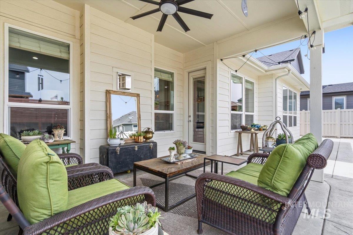 1562 Glencoe St, Middleton, Idaho 83644, 3 Bedrooms, 2 Bathrooms, Residential For Sale, Price $585,000,MLS 98985967