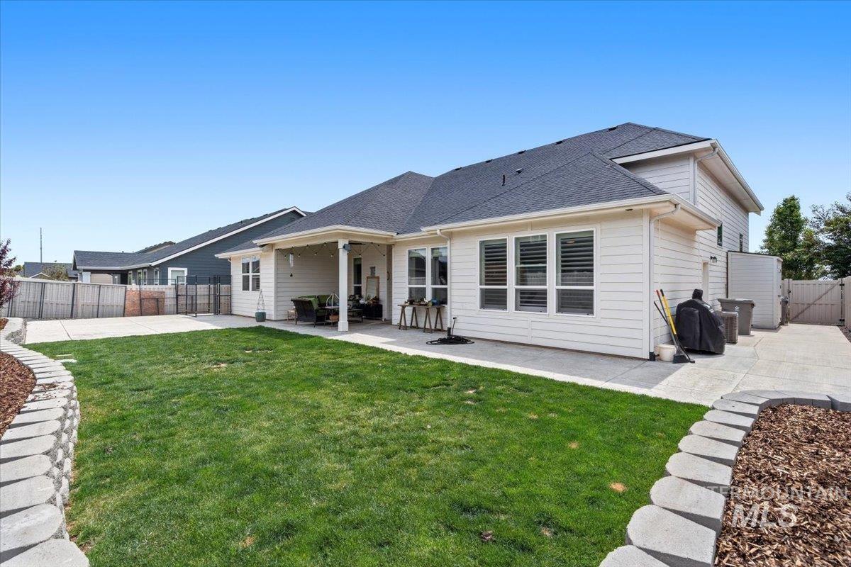 1562 Glencoe St, Middleton, Idaho 83644, 3 Bedrooms, 2 Bathrooms, Residential For Sale, Price $585,000,MLS 98985967