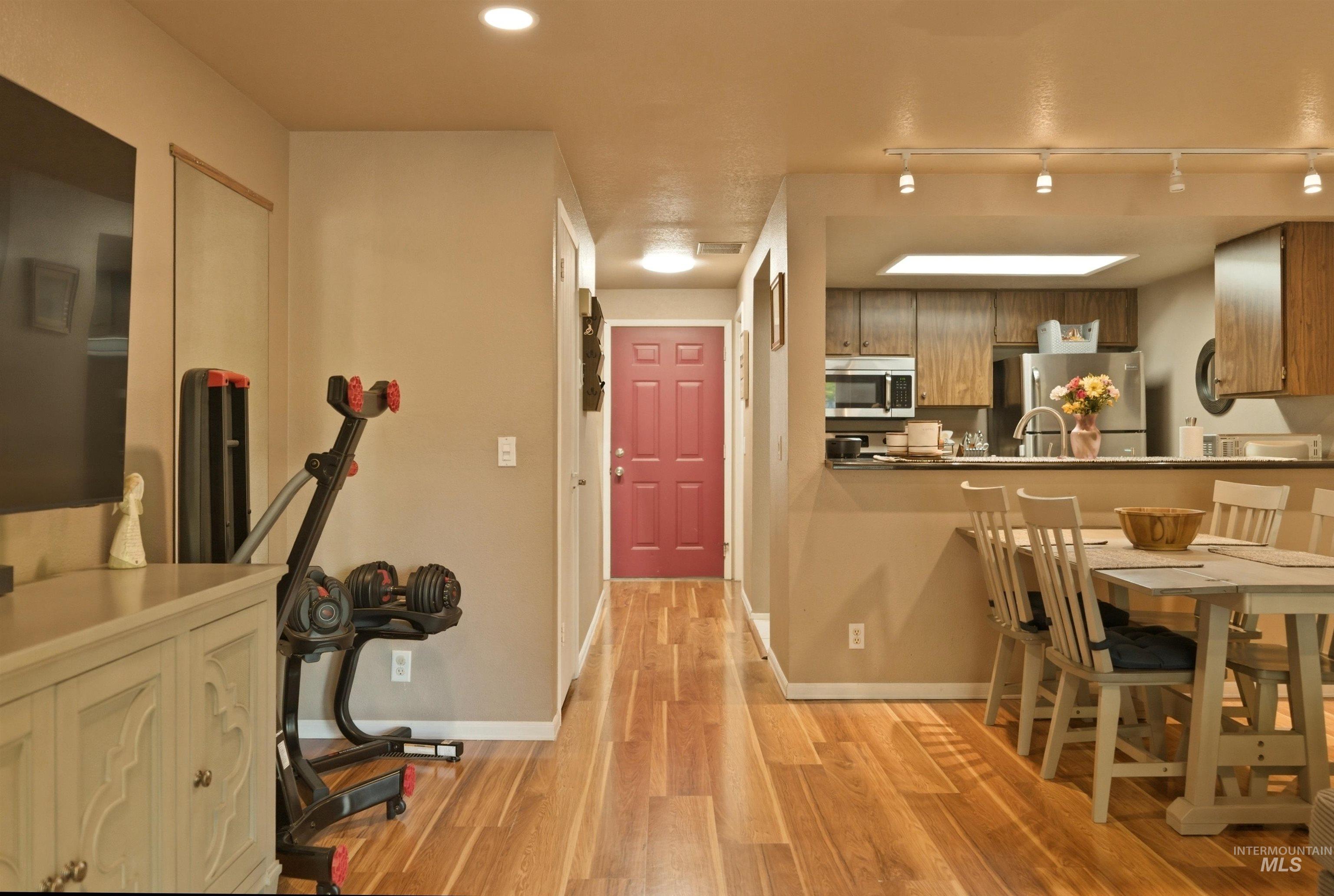 6261 W Morris Hill Rd, Boise, Idaho 83704, 2 Bedrooms, 1.5 Bathrooms, Residential For Sale, Price $299,900,MLS 98985968