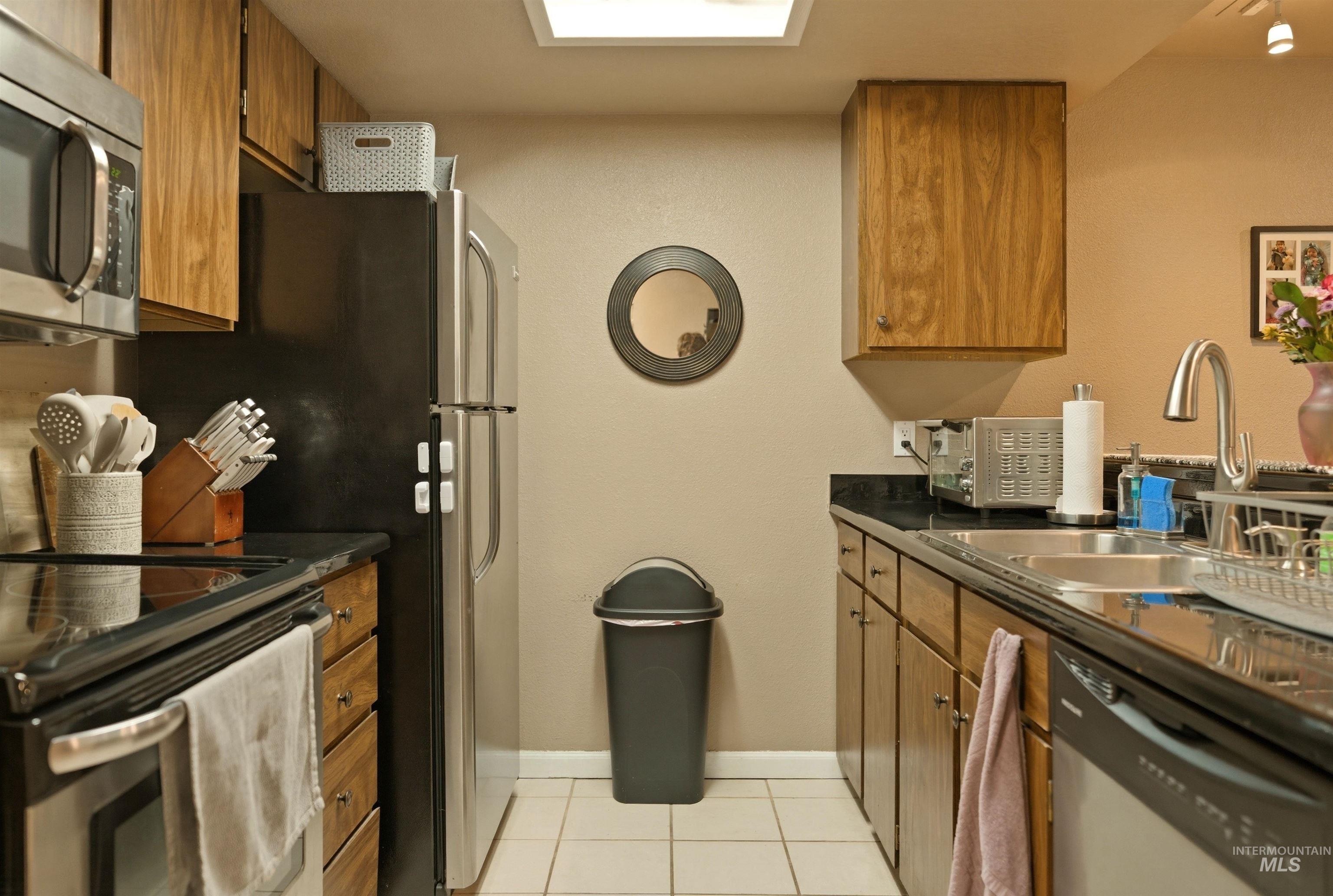 6261 W Morris Hill Rd, Boise, Idaho 83704, 2 Bedrooms, 1.5 Bathrooms, Residential For Sale, Price $299,900,MLS 98985968