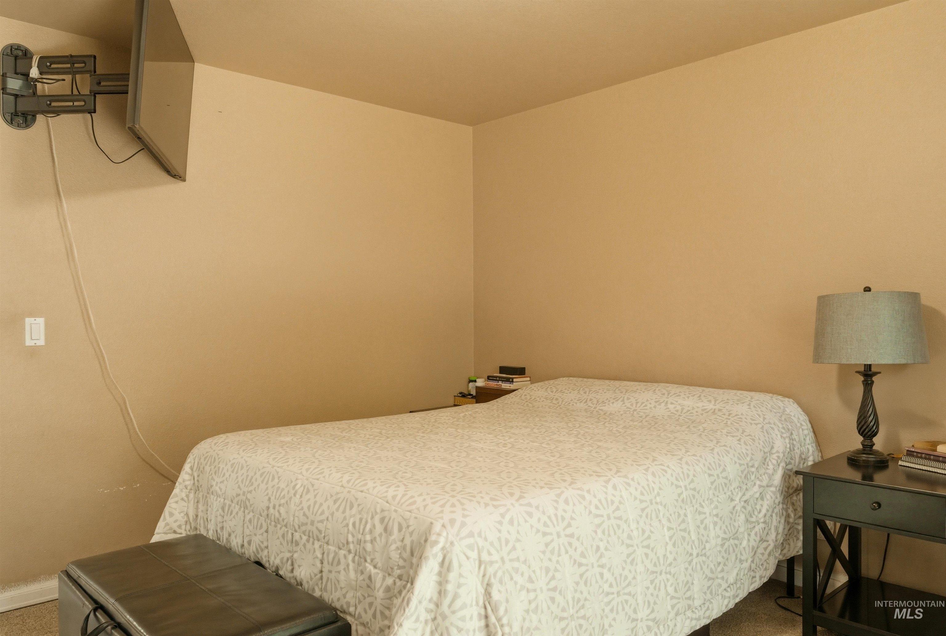6261 W Morris Hill Rd, Boise, Idaho 83704, 2 Bedrooms, 1.5 Bathrooms, Residential For Sale, Price $299,900,MLS 98985968