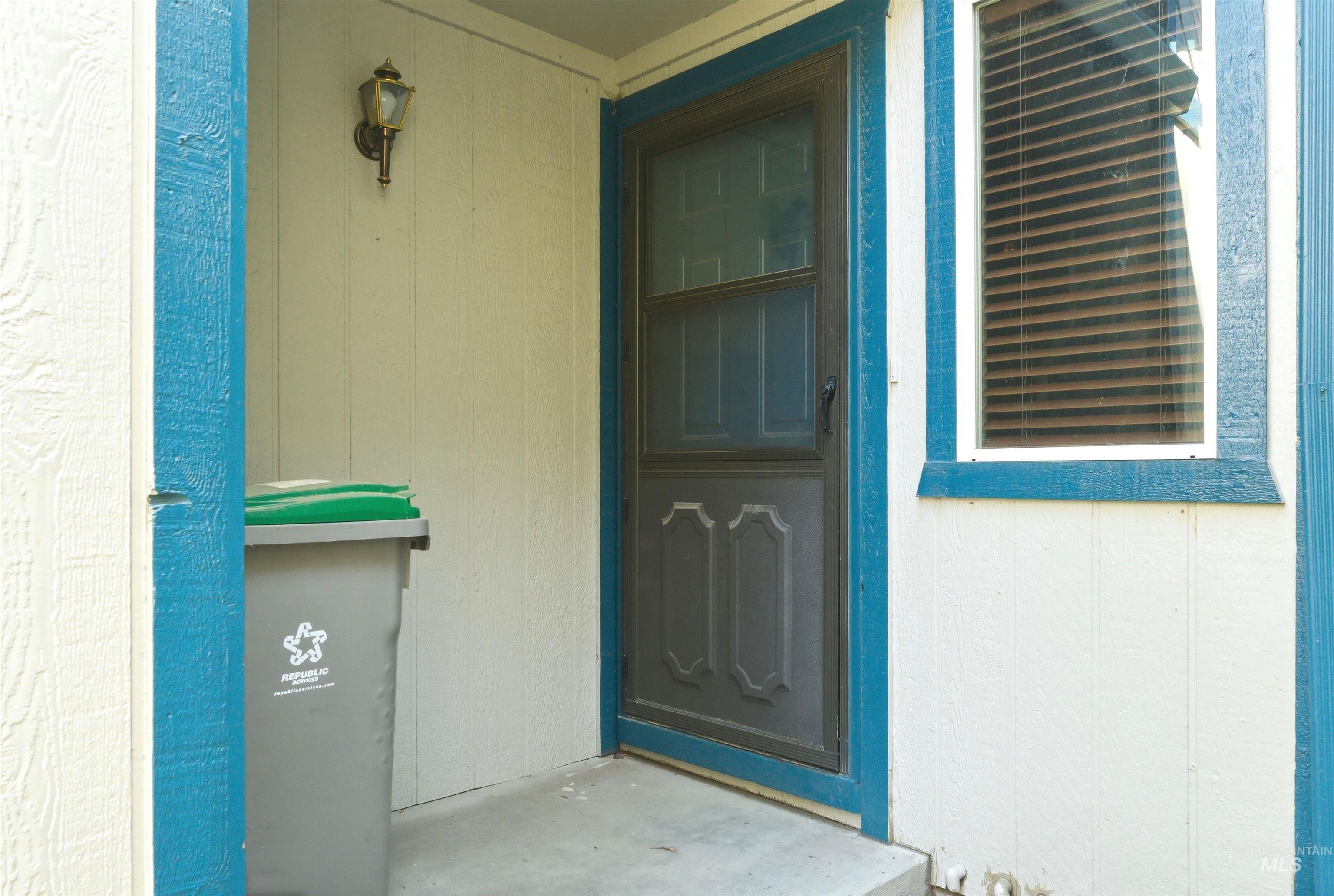 6261 W Morris Hill Rd, Boise, Idaho 83704, 2 Bedrooms, 1.5 Bathrooms, Residential For Sale, Price $299,900,MLS 98985968