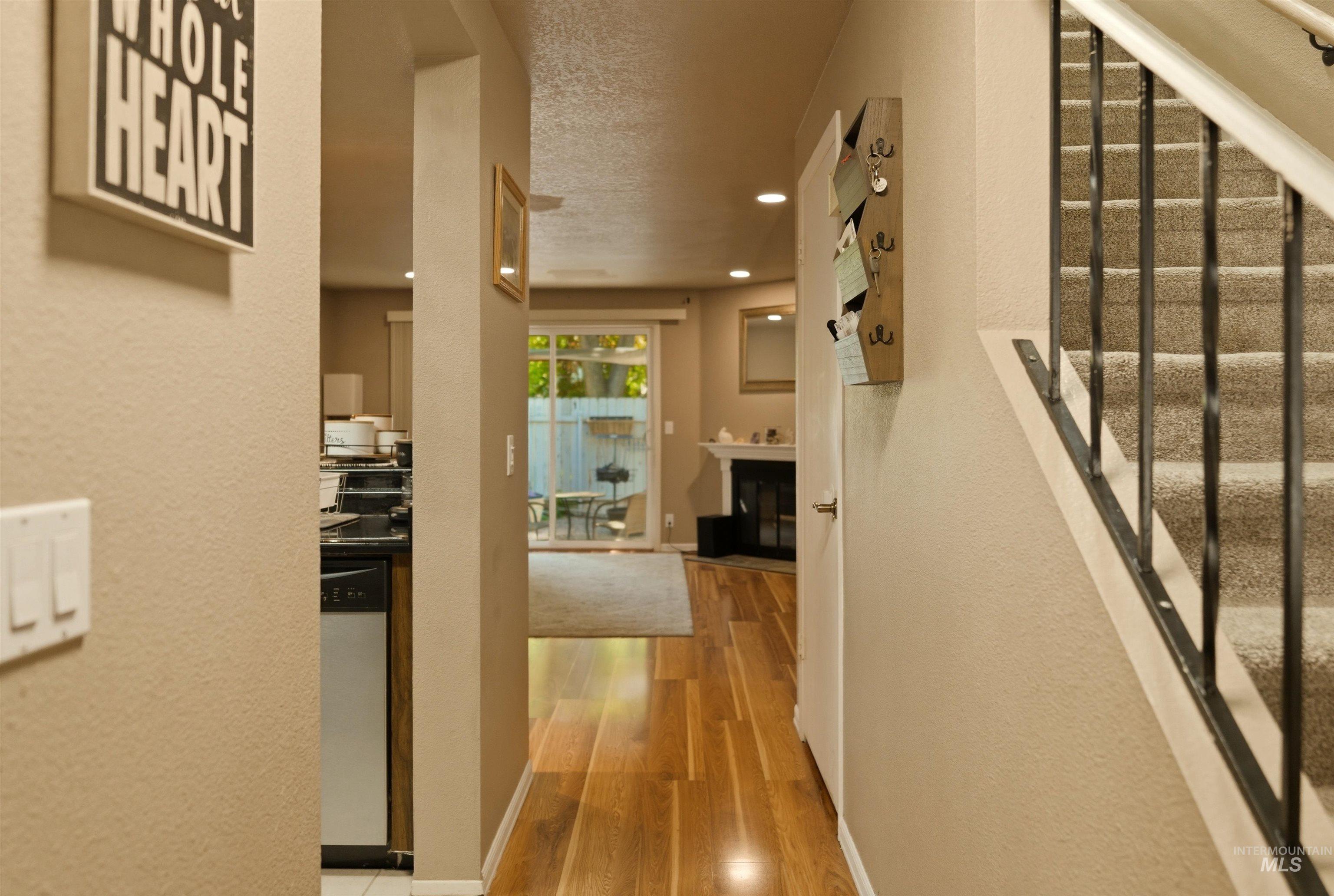 6261 W Morris Hill Rd, Boise, Idaho 83704, 2 Bedrooms, 1.5 Bathrooms, Residential For Sale, Price $299,900,MLS 98985968