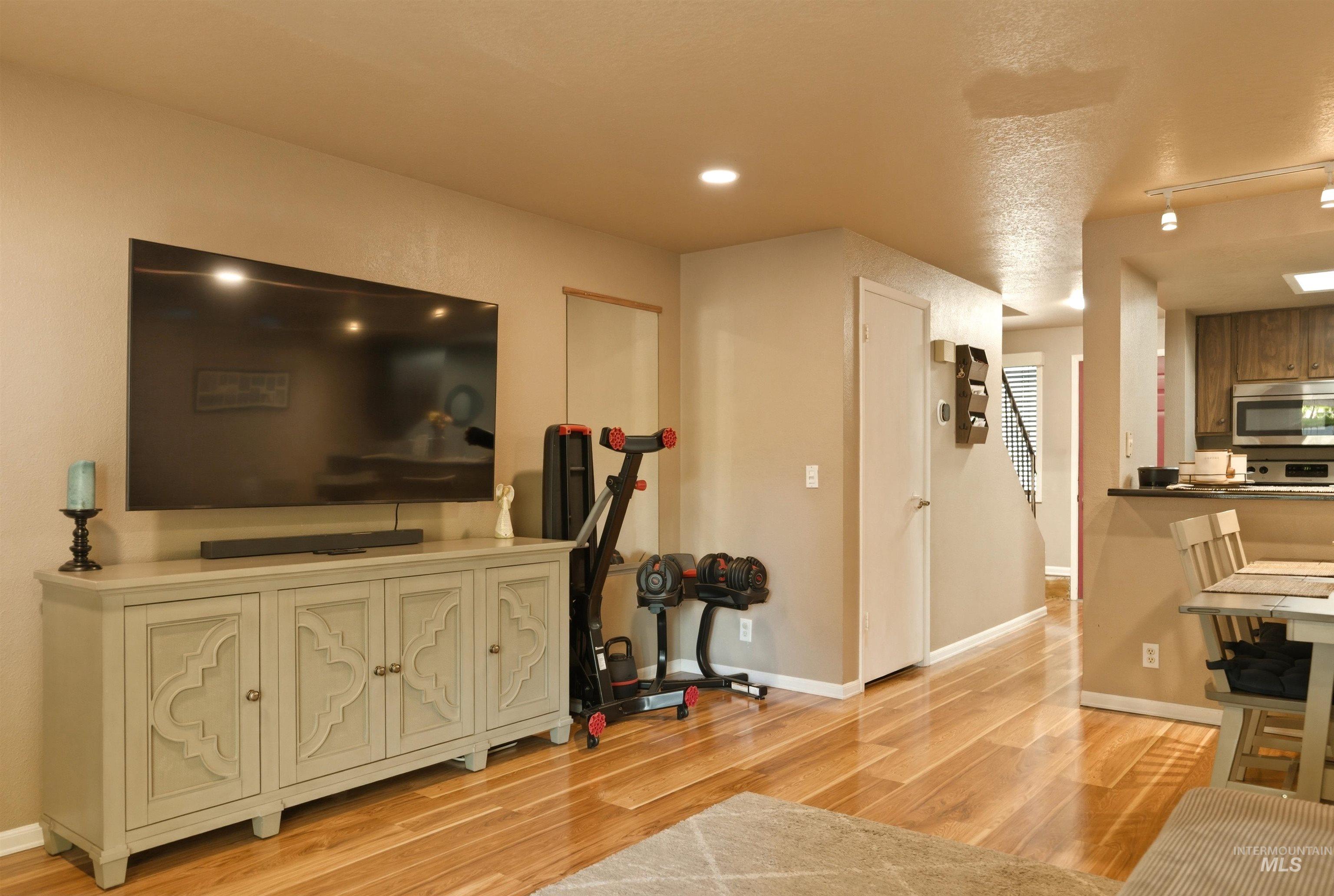 6261 W Morris Hill Rd, Boise, Idaho 83704, 2 Bedrooms, 1.5 Bathrooms, Residential For Sale, Price $299,900,MLS 98985968