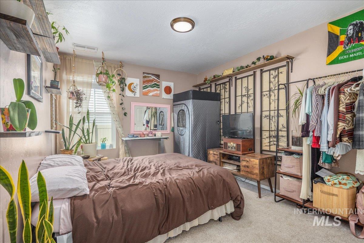 19684 Newell Way, Caldwell, Idaho 83605, 3 Bedrooms, 2 Bathrooms, Residential For Sale, Price $385,000,MLS 98985970