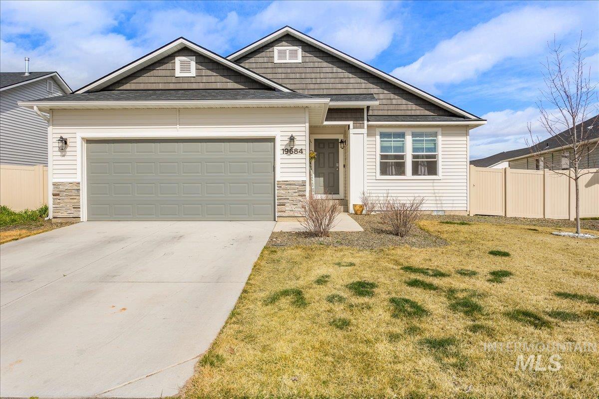 19684 Newell Way, Caldwell, Idaho 83605, 3 Bedrooms, 2 Bathrooms, Residential For Sale, Price $385,000,MLS 98985970