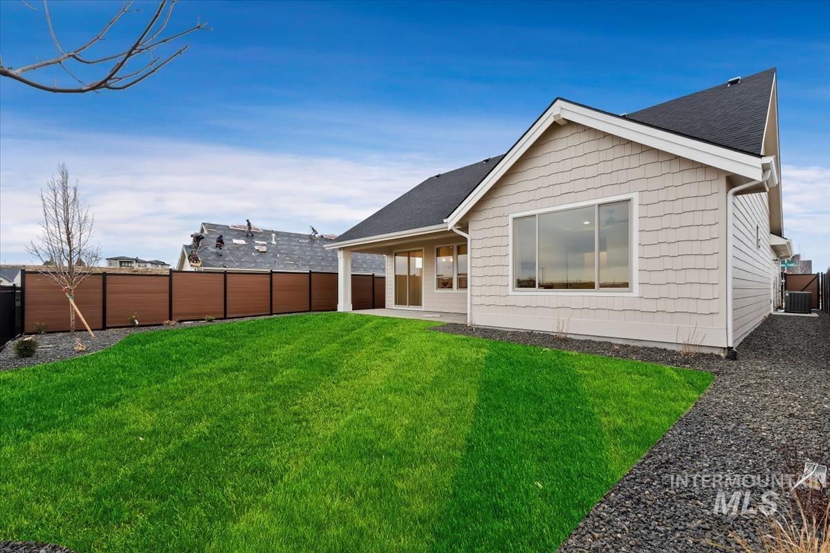 7135 N Valley Breeze Ave, Meridian, Idaho 83646, 3 Bedrooms, 2 Bathrooms, Residential For Sale, Price $589,900,MLS 98985974