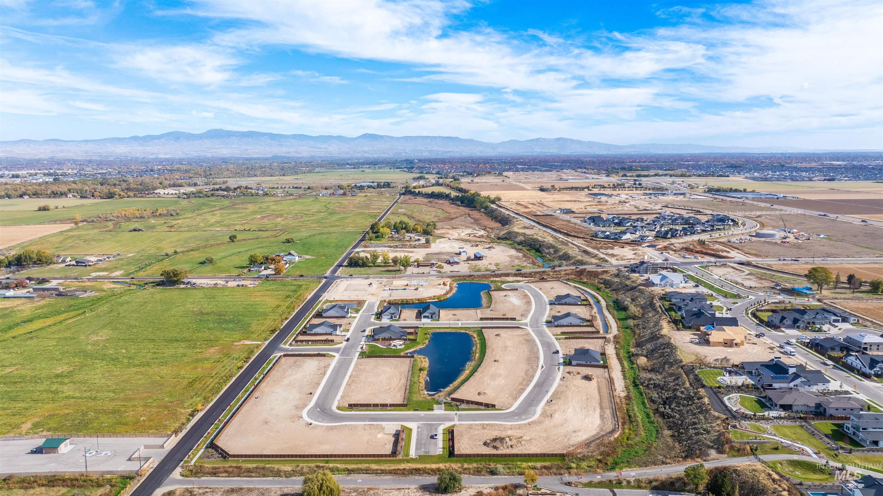 7135 N Valley Breeze Ave, Meridian, Idaho 83646, 3 Bedrooms, 2 Bathrooms, Residential For Sale, Price $589,900,MLS 98985974