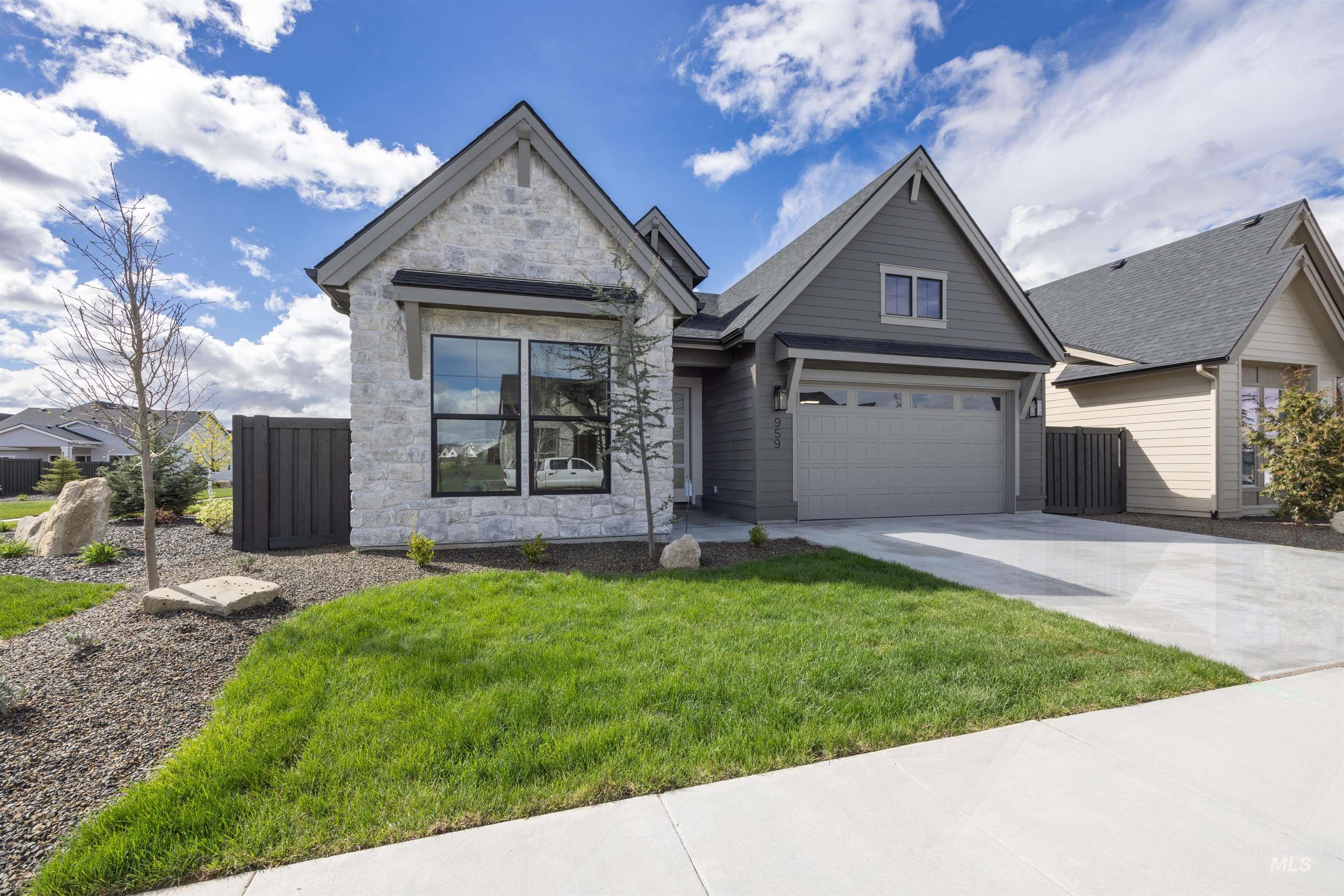 959 E Crescendo St, Meridian, Idaho 83642, 3 Bedrooms, 2.5 Bathrooms, Residential For Sale, Price $699,777,MLS 98985977