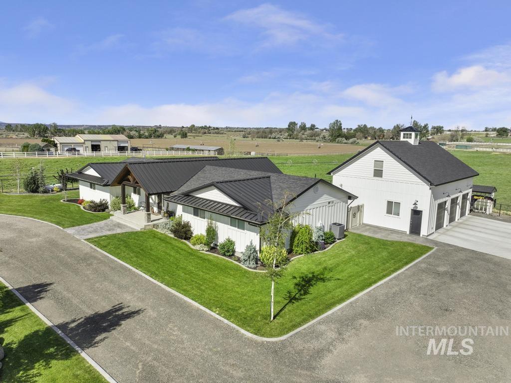 2808 S 850 E, Hagerman, Idaho 83332, 4 Bedrooms, 3.5 Bathrooms, Residential For Sale, Price $1,200,000, 98985978