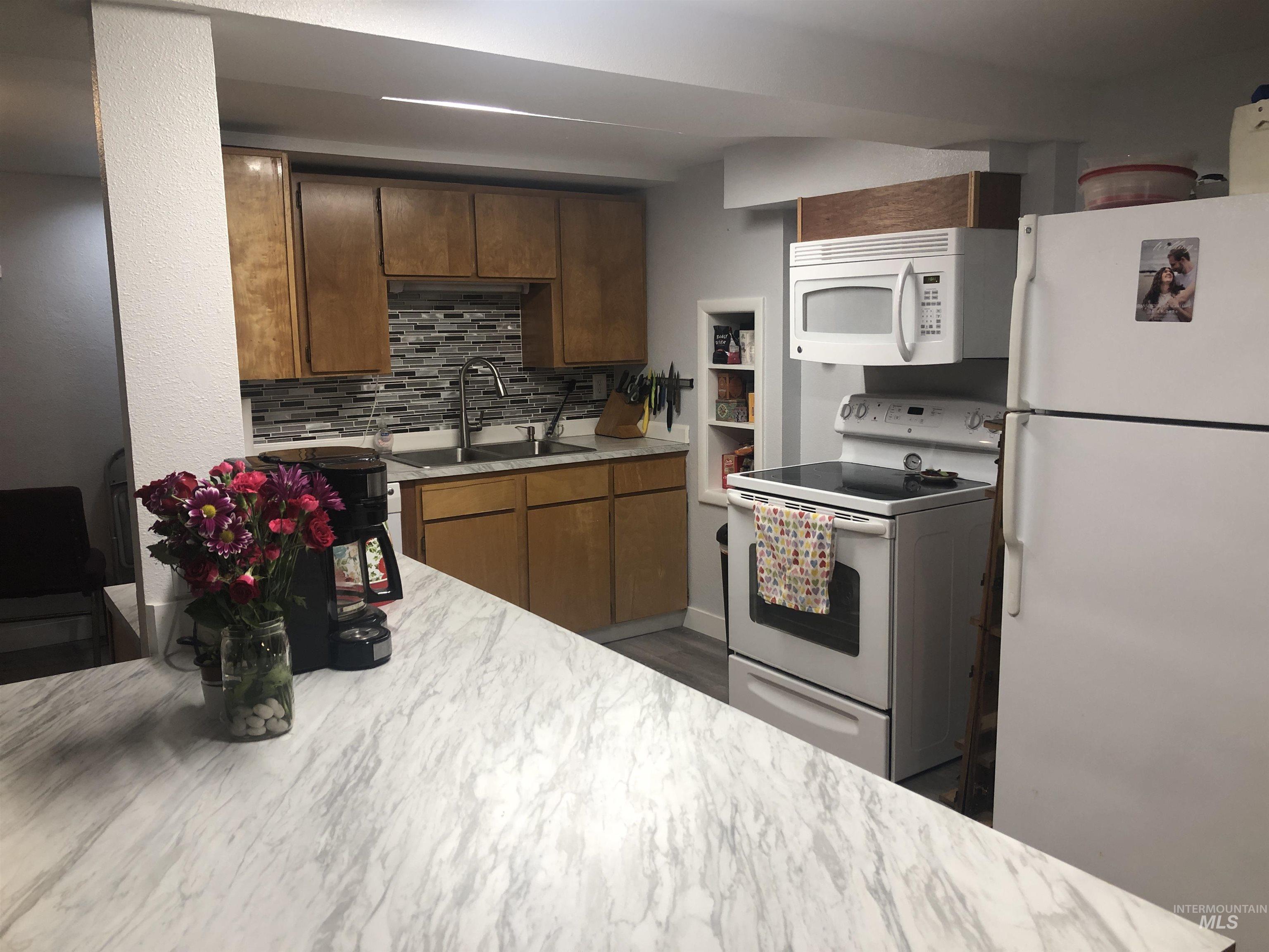 1225 Boston, Clarkston, Washington 99403, 4 Bedrooms, 2.5 Bathrooms, Residential For Sale, Price $390,000,MLS 98985981