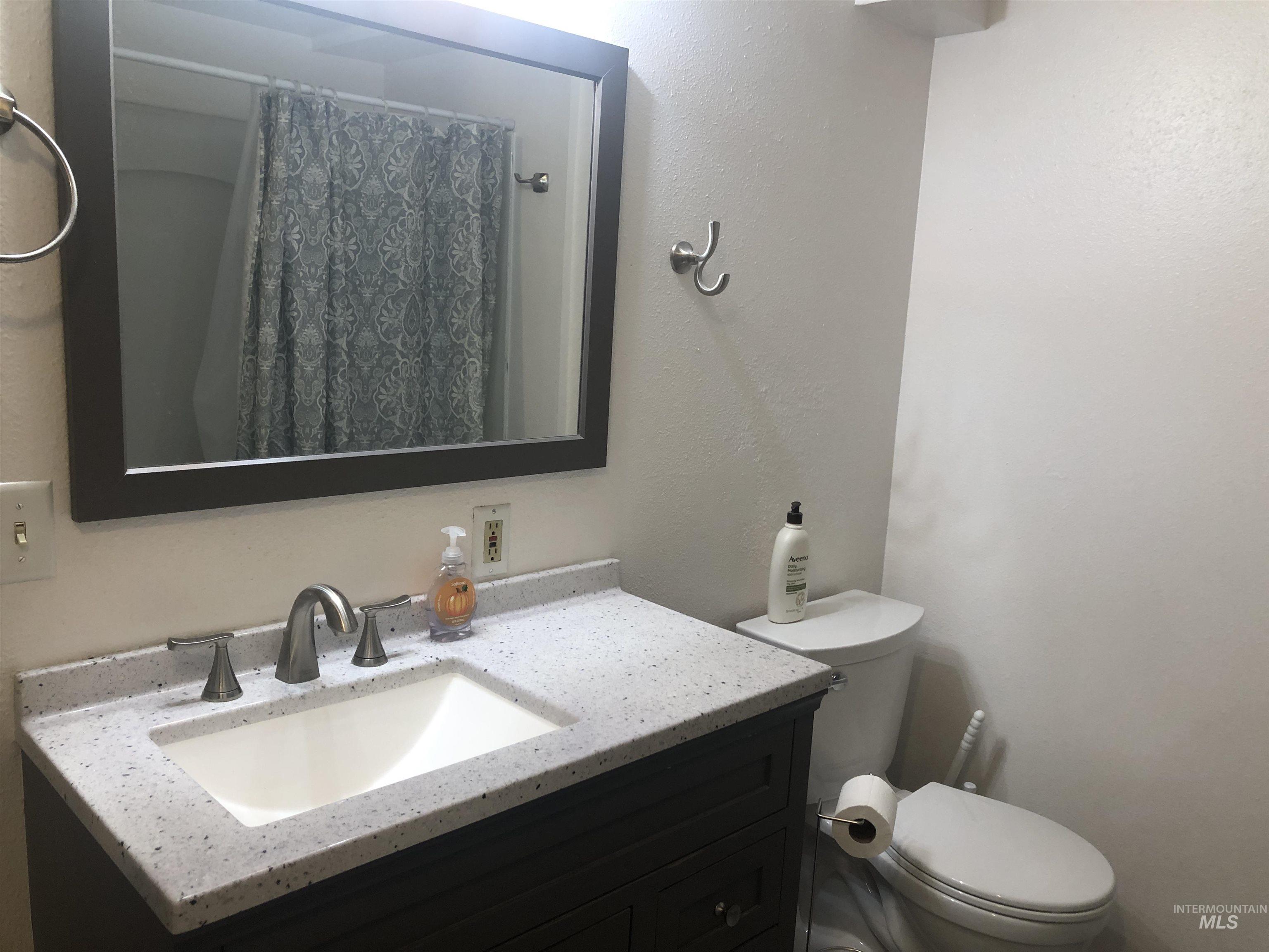 1225 Boston, Clarkston, Washington 99403, 4 Bedrooms, 2.5 Bathrooms, Residential For Sale, Price $390,000,MLS 98985981
