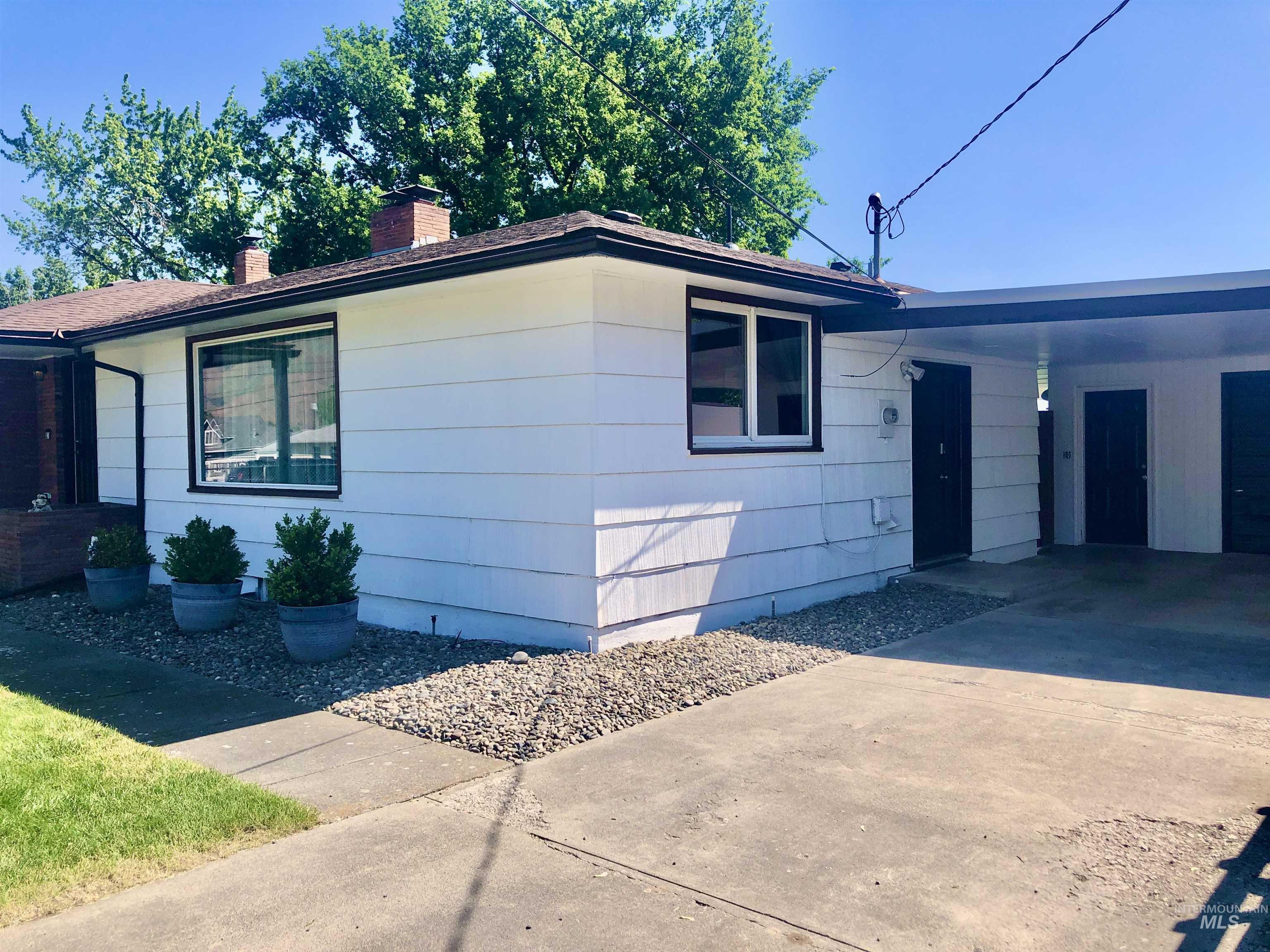 1225 Boston, Clarkston, Washington 99403, 4 Bedrooms, 2.5 Bathrooms, Residential For Sale, Price $390,000,MLS 98985981