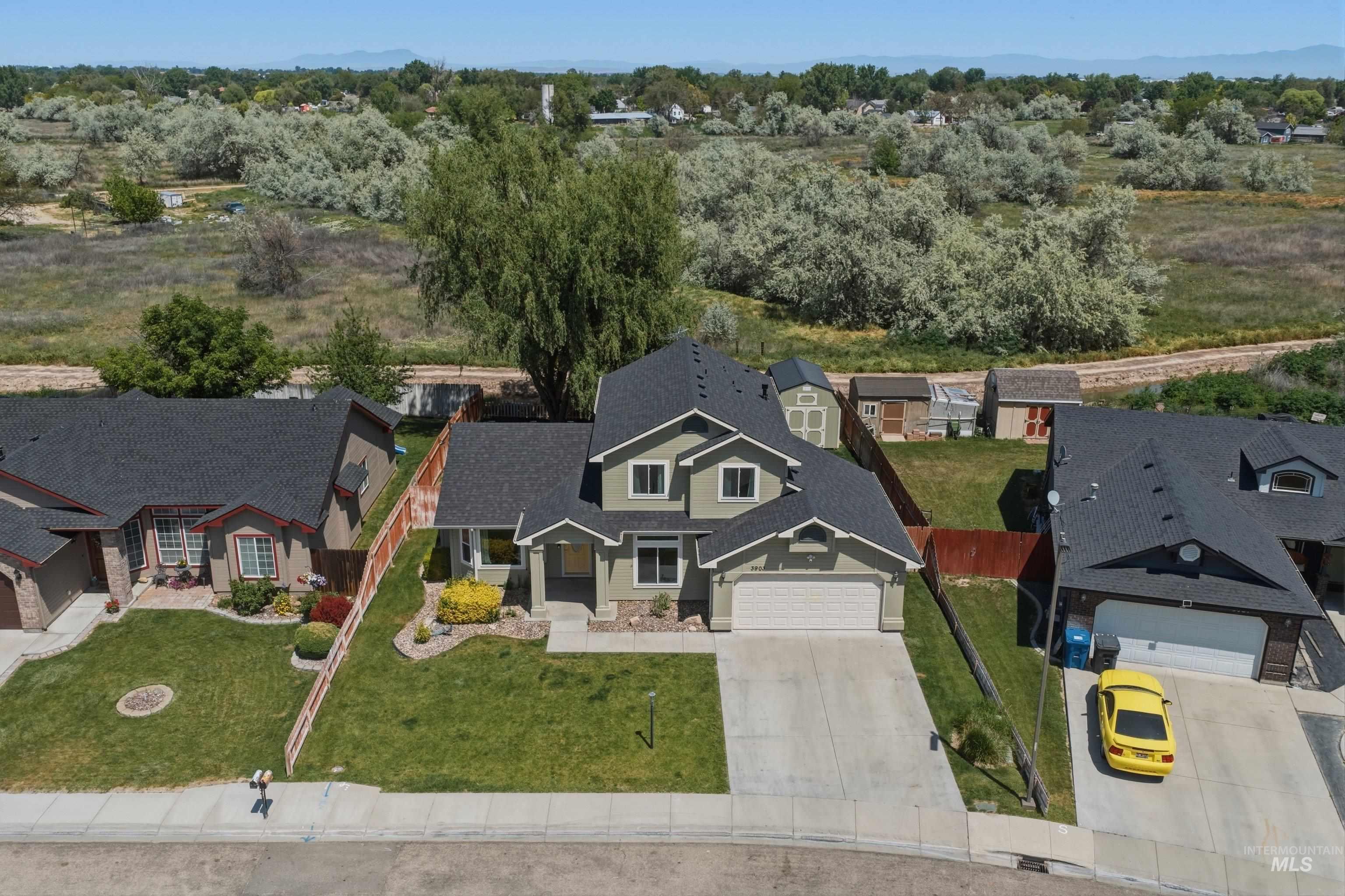 3903 Stonehedge Way, Caldwell, Idaho 83605-7317, 4 Bedrooms, 2.5 Bathrooms, Residential For Sale, Price $384,900,MLS 98985982