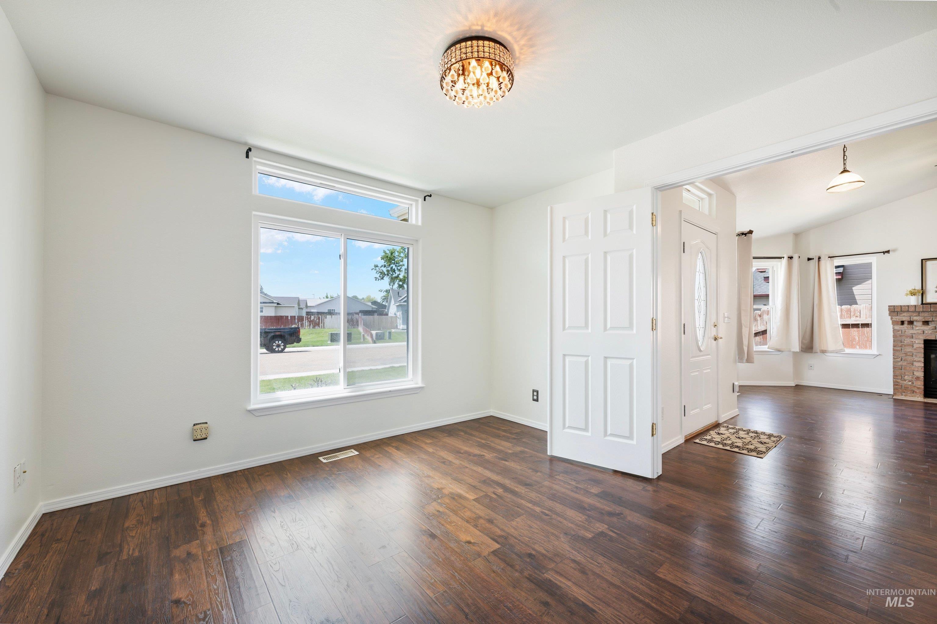 3903 Stonehedge Way, Caldwell, Idaho 83605-7317, 4 Bedrooms, 2.5 Bathrooms, Residential For Sale, Price $384,900,MLS 98985982
