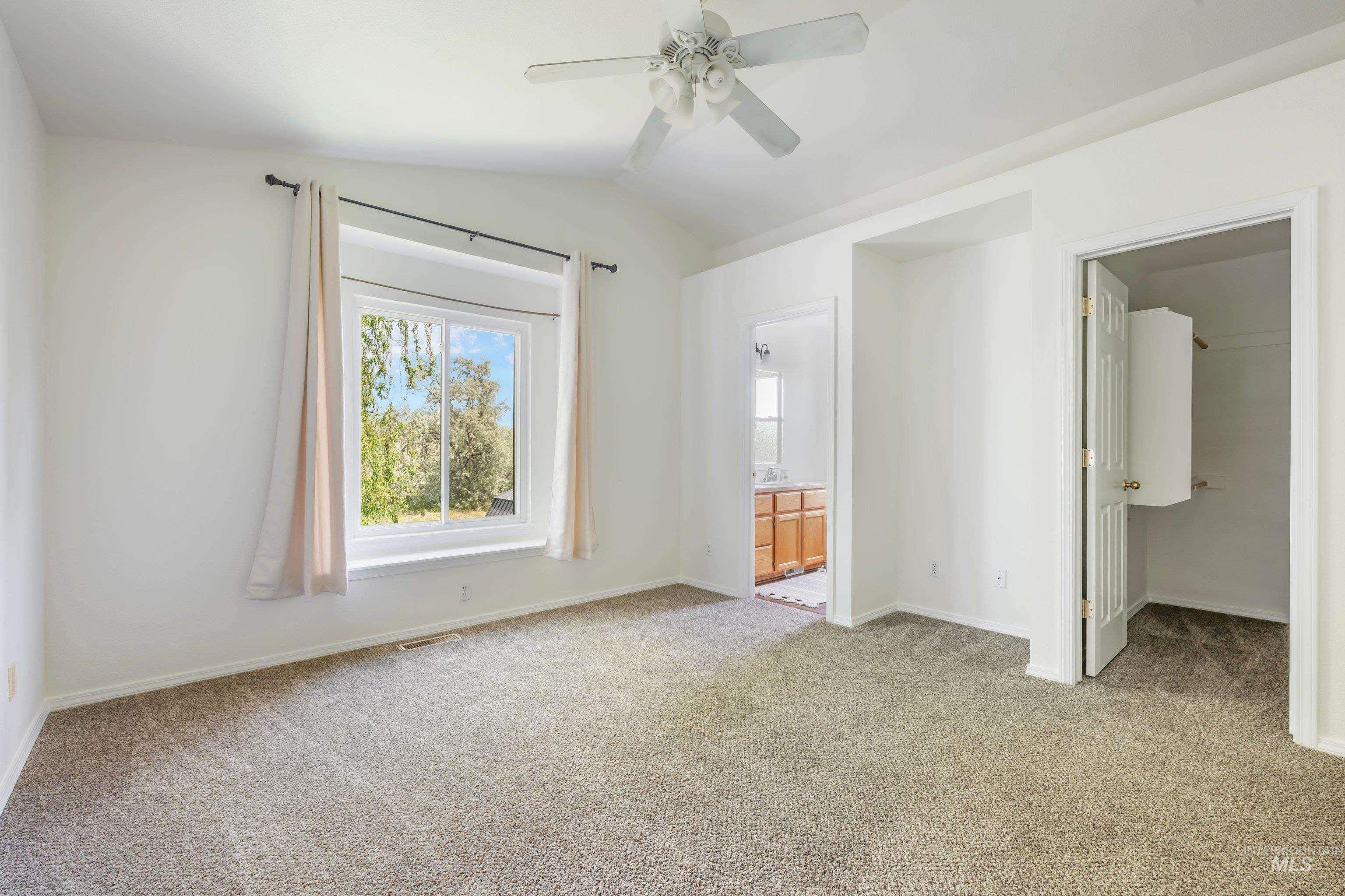 3903 Stonehedge Way, Caldwell, Idaho 83605-7317, 4 Bedrooms, 2.5 Bathrooms, Residential For Sale, Price $384,900,MLS 98985982