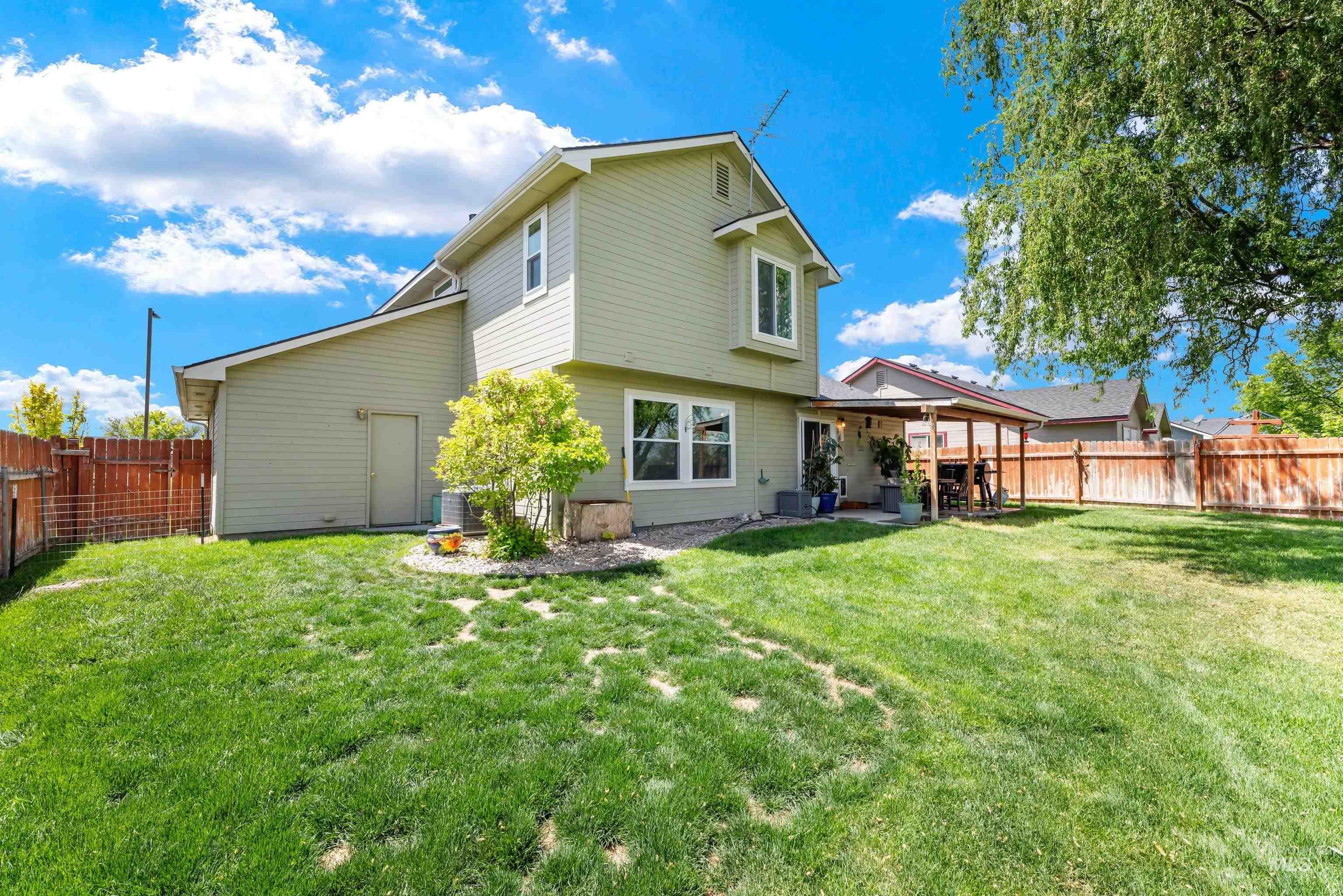 3903 Stonehedge Way, Caldwell, Idaho 83605-7317, 4 Bedrooms, 2.5 Bathrooms, Residential For Sale, Price $384,900,MLS 98985982